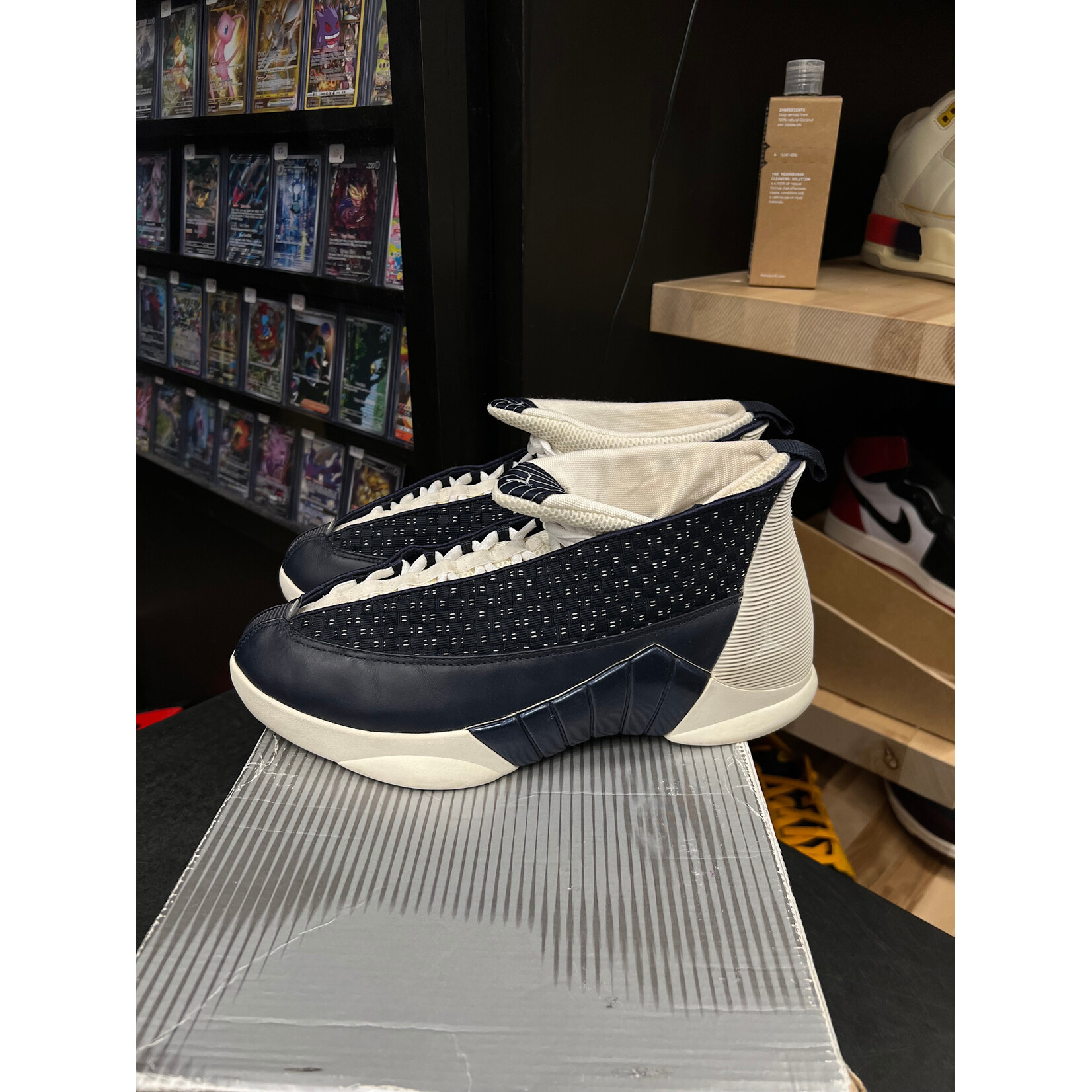 Jordan Jordan 15 OG Obsidian Size 10.5, PREOWNED