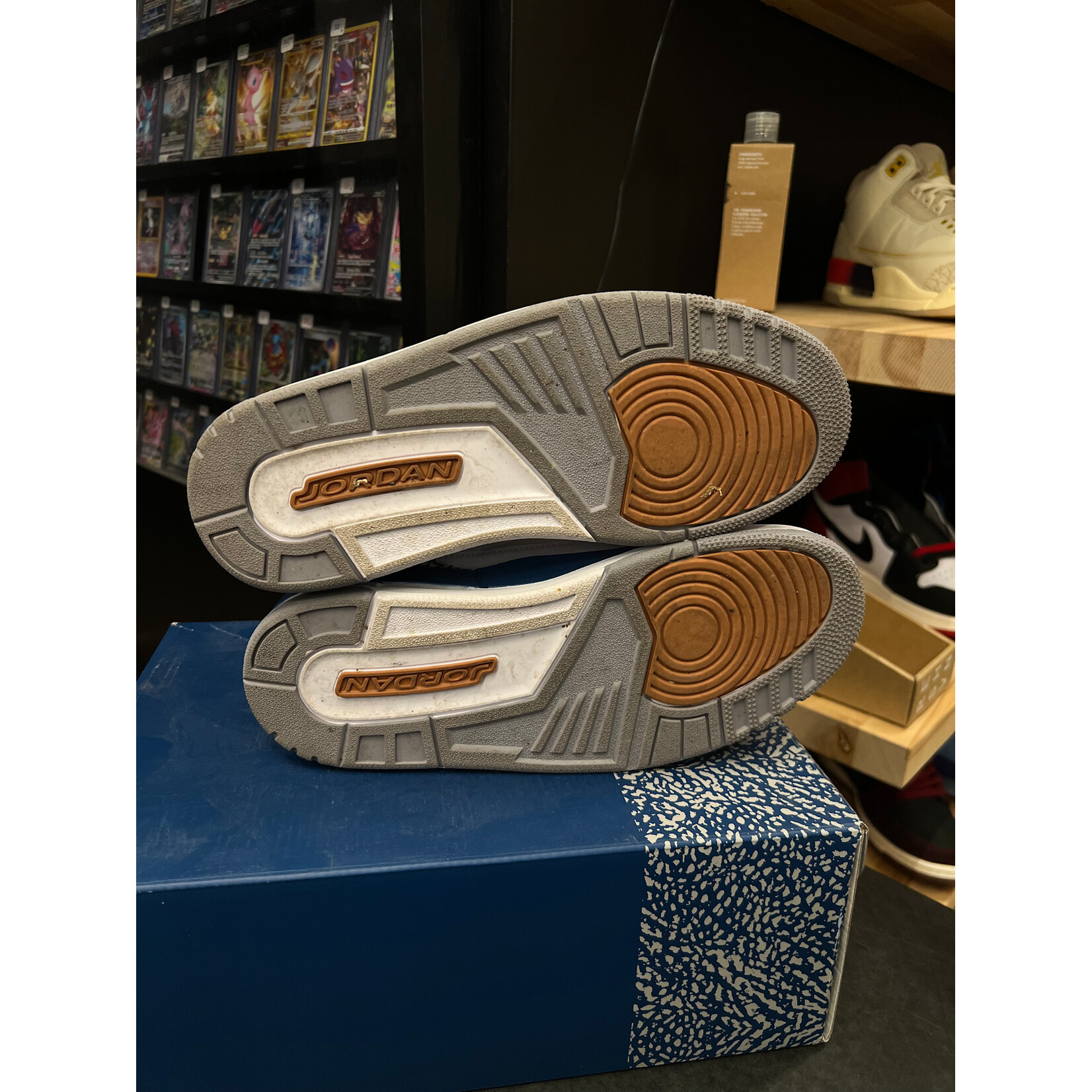 Jordan Jordan 3 Retro Wizards Size 8.5, PREOWNED