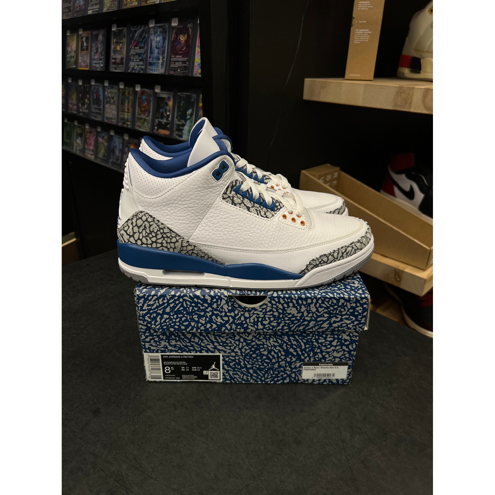 Jordan Jordan 3 Retro Wizards Size 8.5, PREOWNED