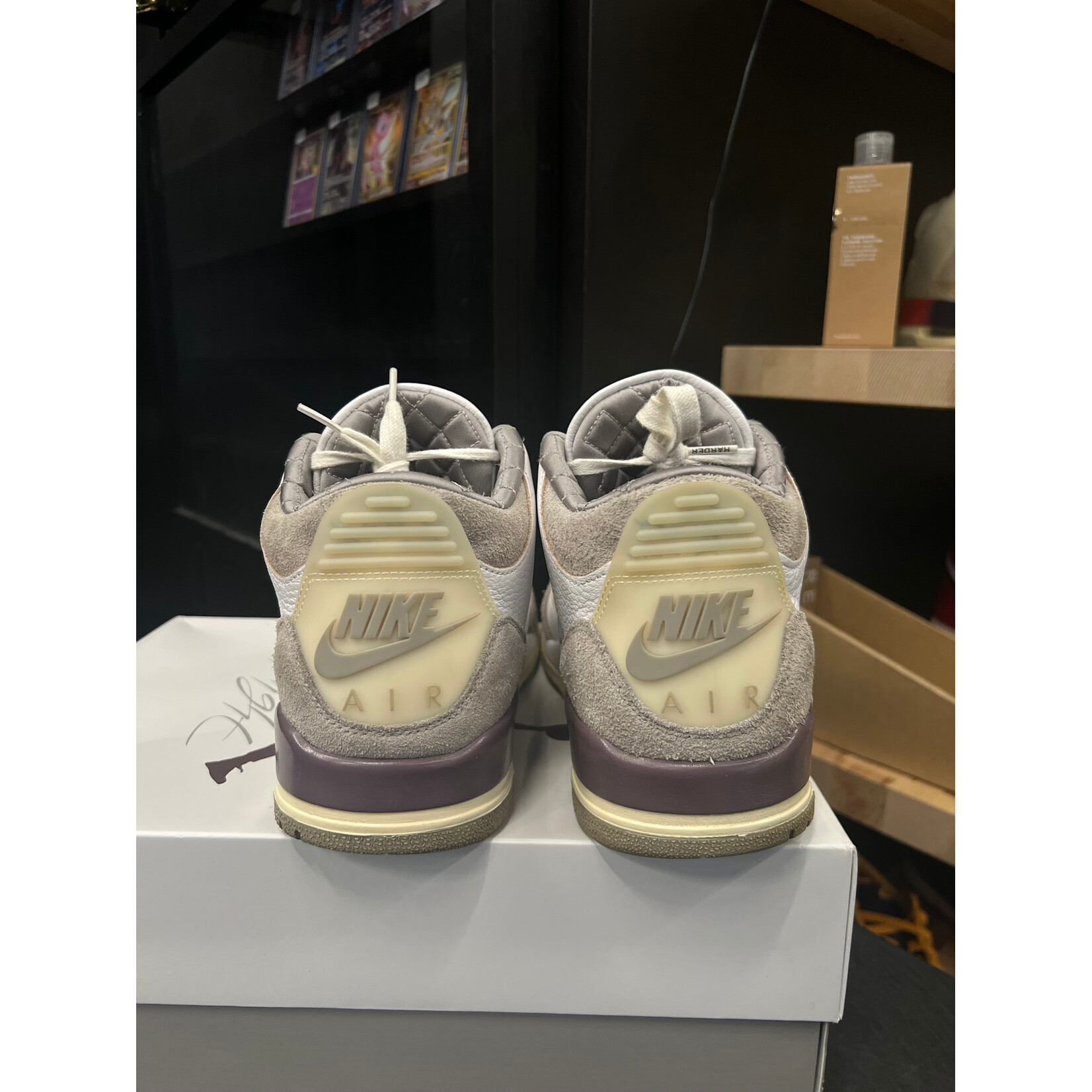 Jordan Jordan 3 Retro SP A Ma Maniére (Women's) Size 12.5W, PREOWNED