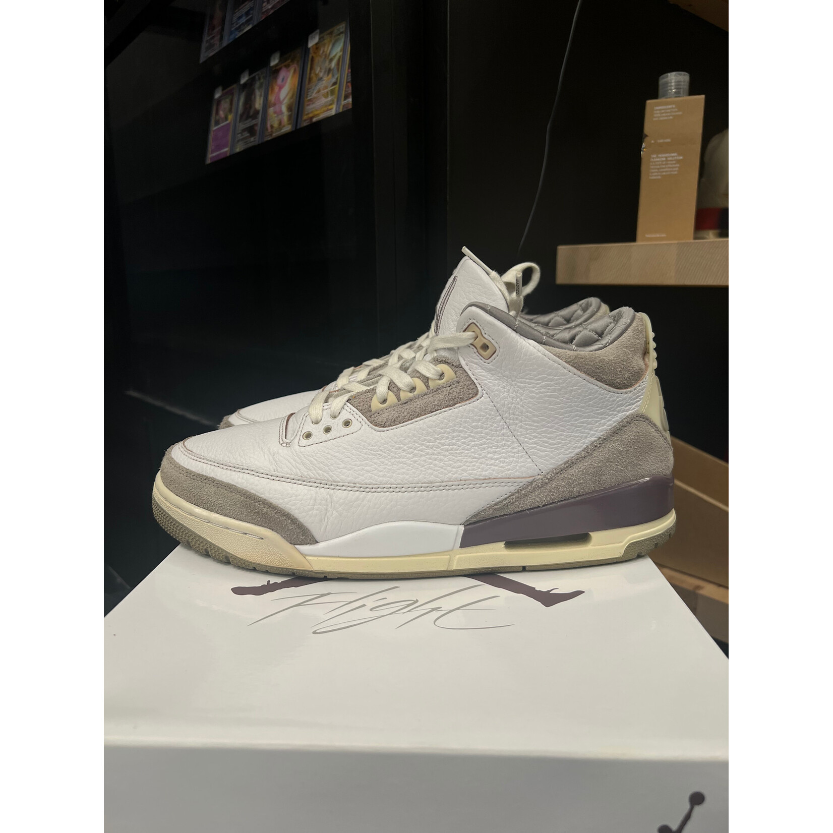 Jordan Jordan 3 Retro SP A Ma Maniére (Women's) Size 12.5W, PREOWNED
