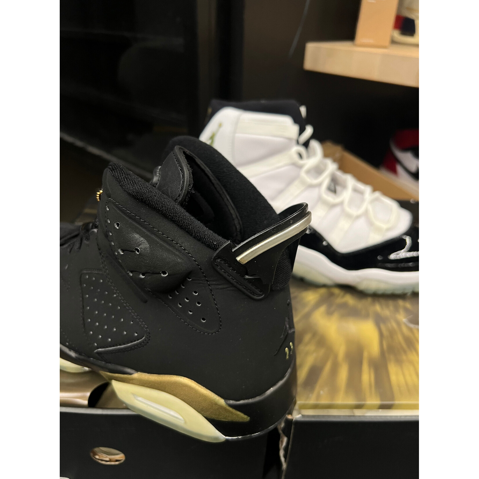 Jordan Jordan Defining Moments Pack (6/11) Size 10, DS BRAND NEW (FLAWS)