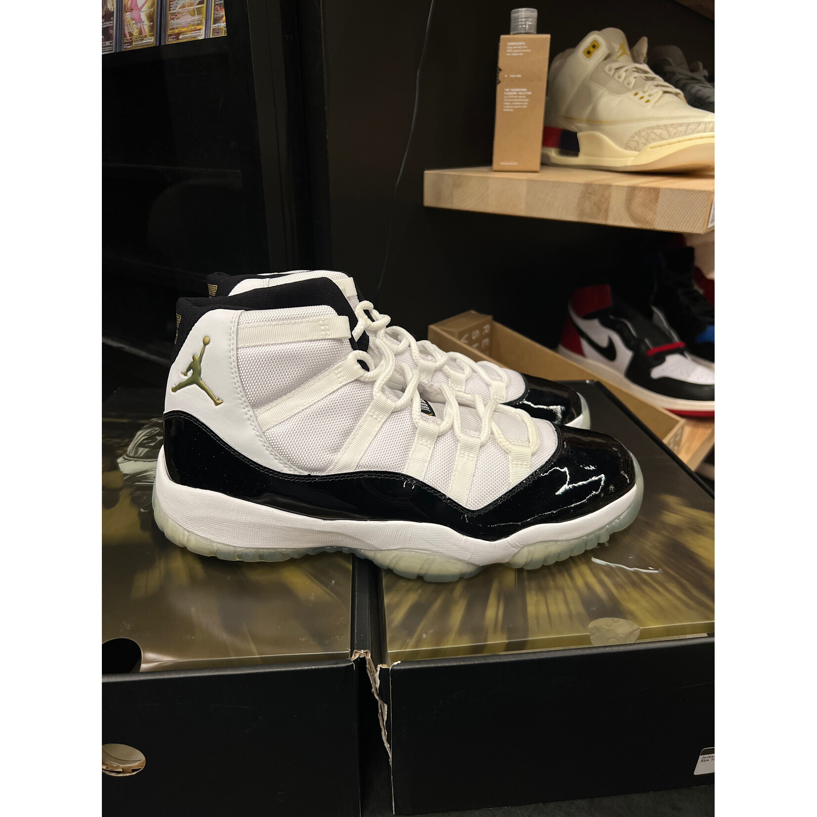 Jordan Jordan Defining Moments Pack (6/11) Size 10, DS BRAND NEW (FLAWS)