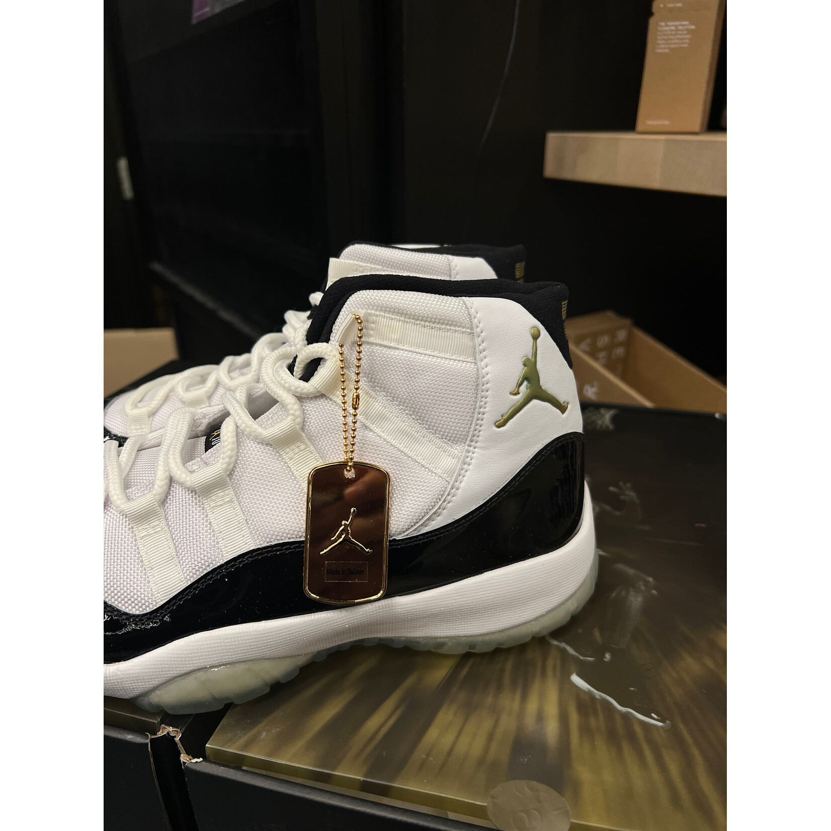 Jordan Jordan Defining Moments Pack (6/11) Size 10, DS BRAND NEW (FLAWS)