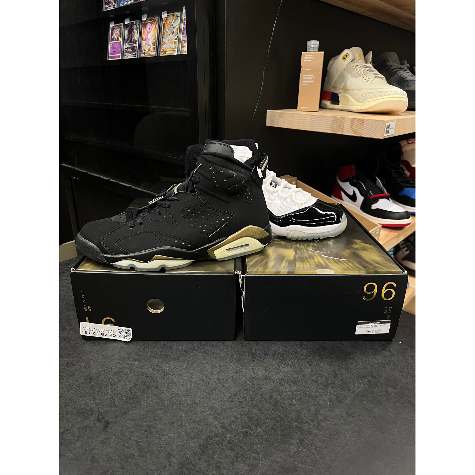 Jordan Jordan Defining Moments Pack (6/11) Size 10, DS BRAND NEW (FLAWS)