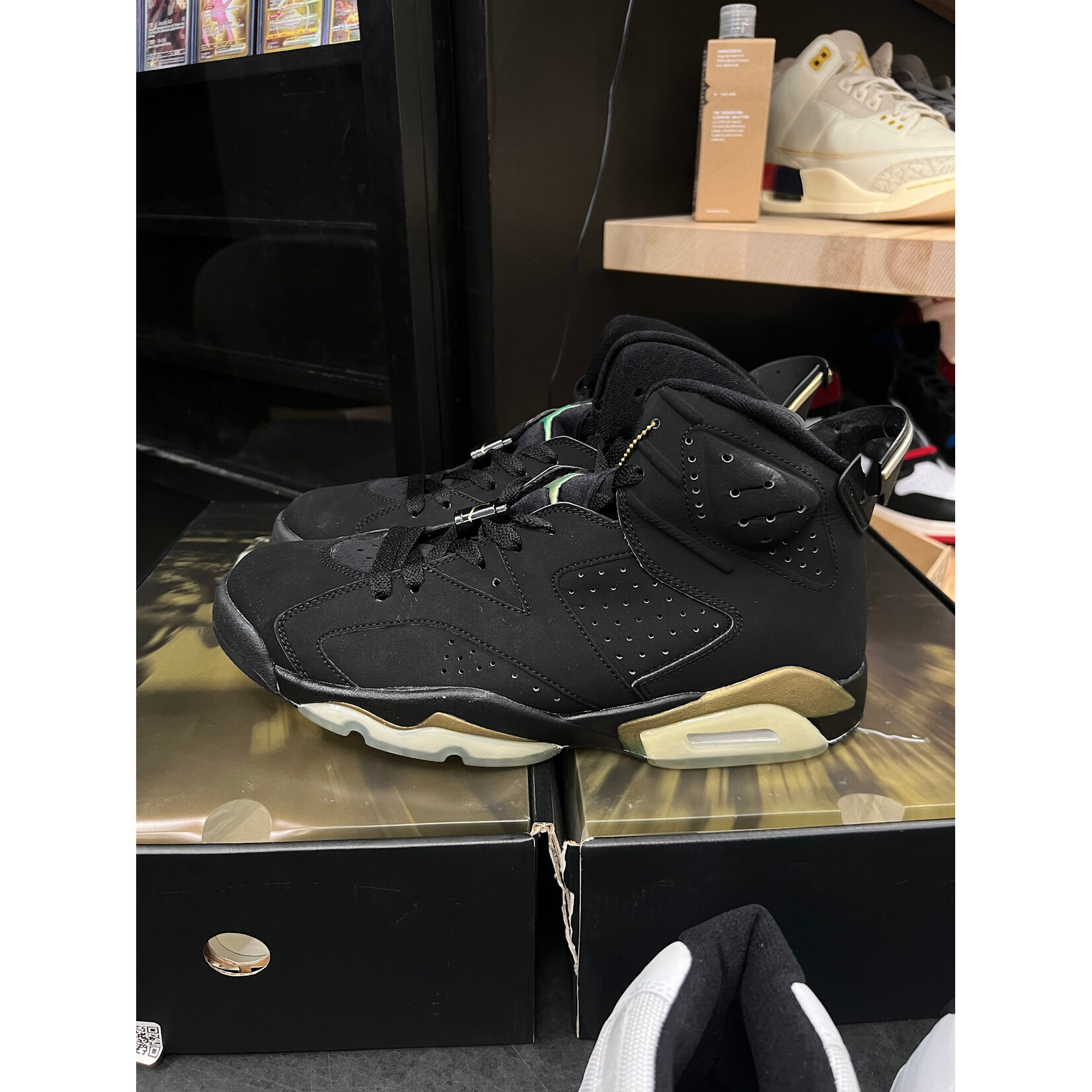 Jordan Jordan Defining Moments Pack (6/11) Size 10, DS BRAND NEW (FLAWS)