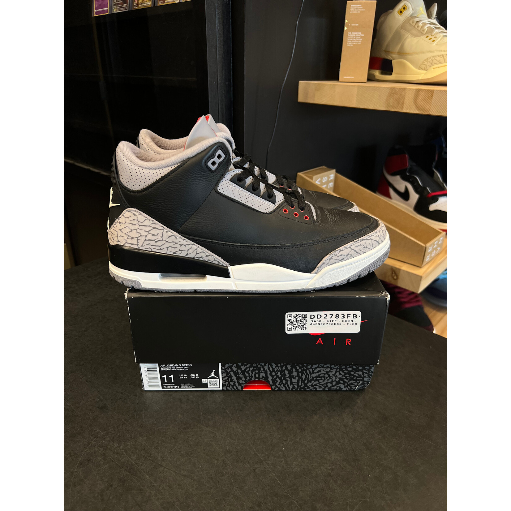 Jordan Jordan 3 Retro OG Black Cement (2024) Size 11, PREOWNED