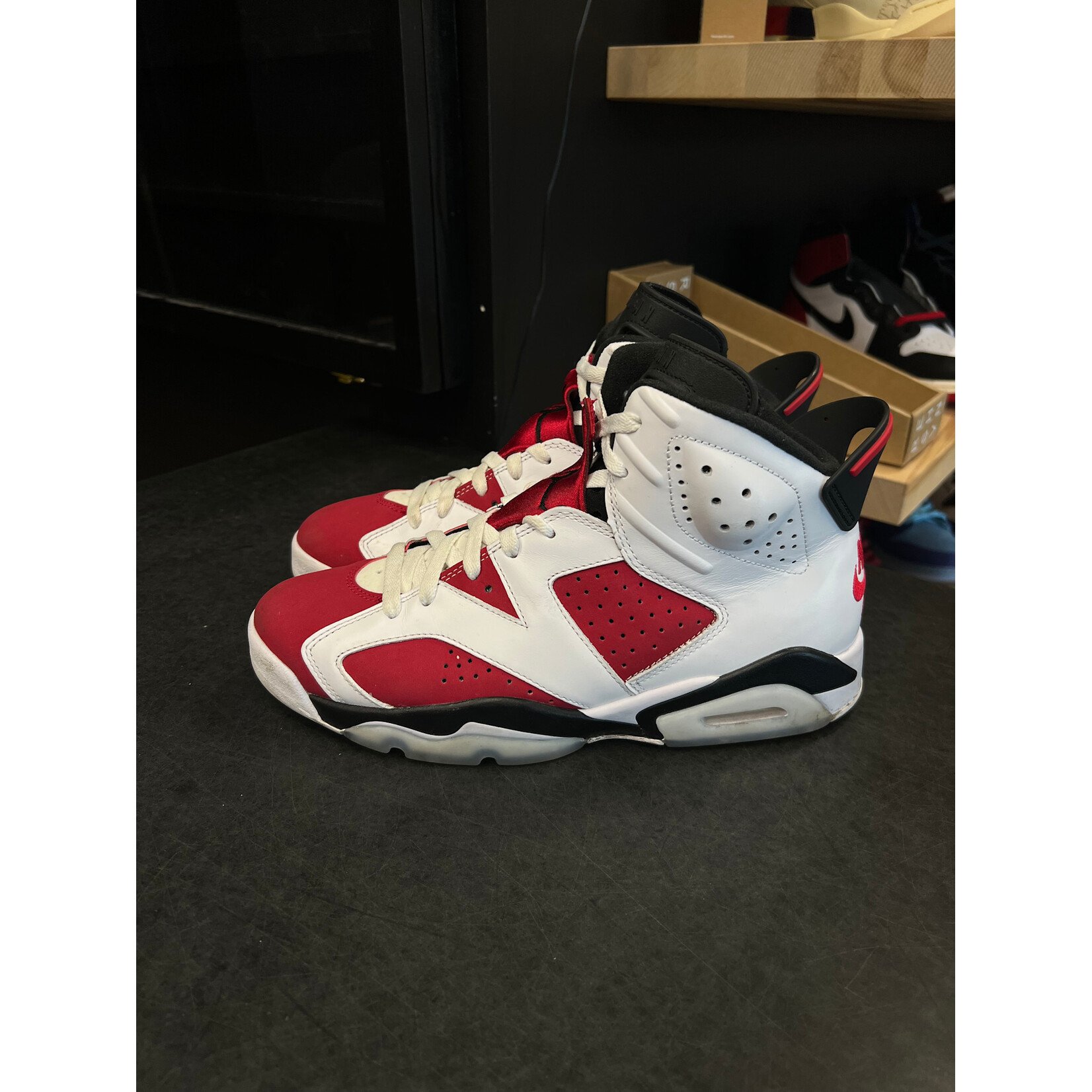Jordan Jordan 6 Retro Carmine (2021) Size 9, PREOWNED