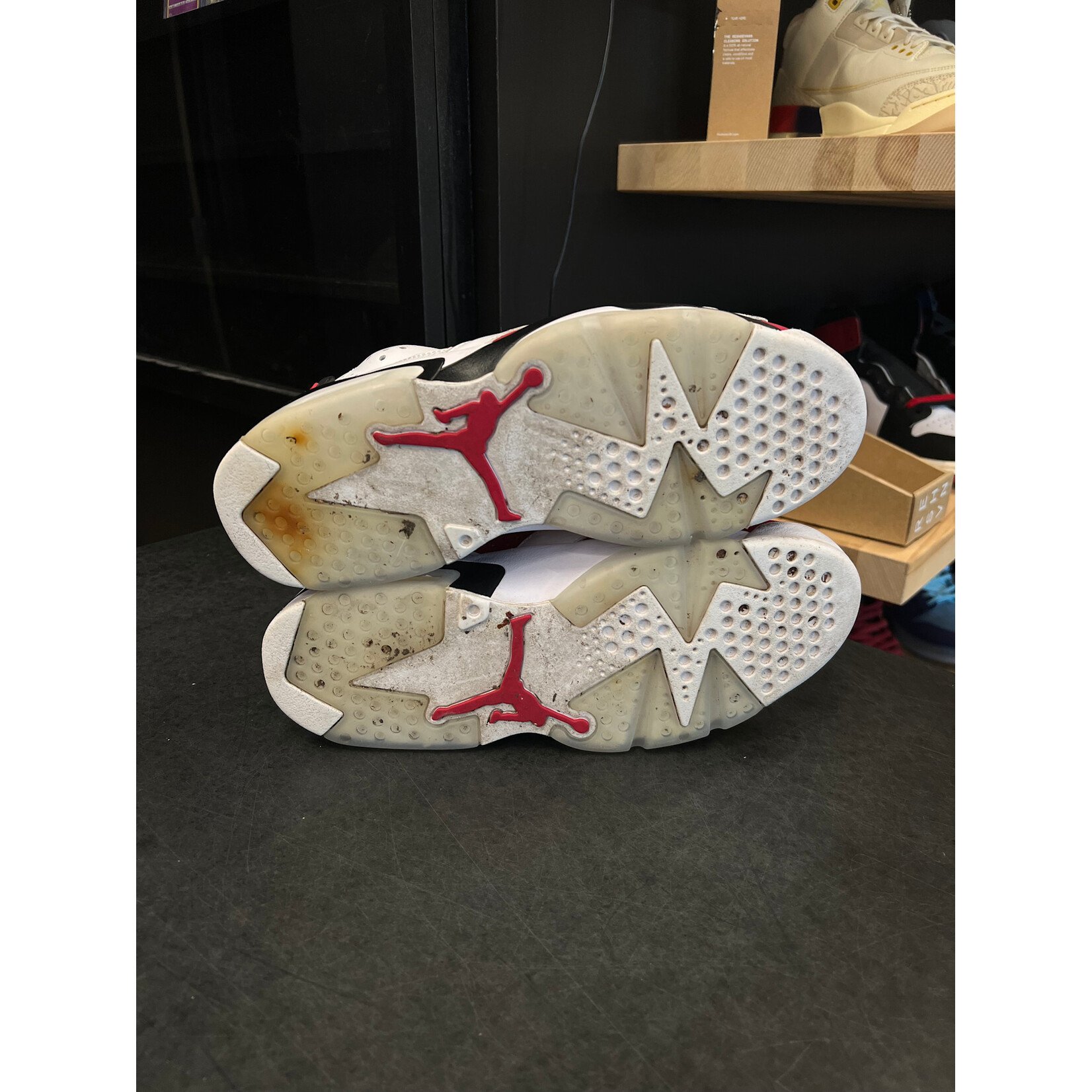 Jordan Jordan 6 Retro Carmine (2021) Size 9, PREOWNED