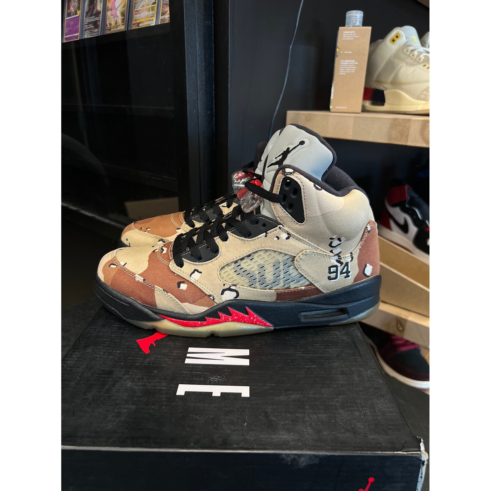 Jordan Jordan 5 Retro Supreme Desert Camo Size 9, PREOWNED