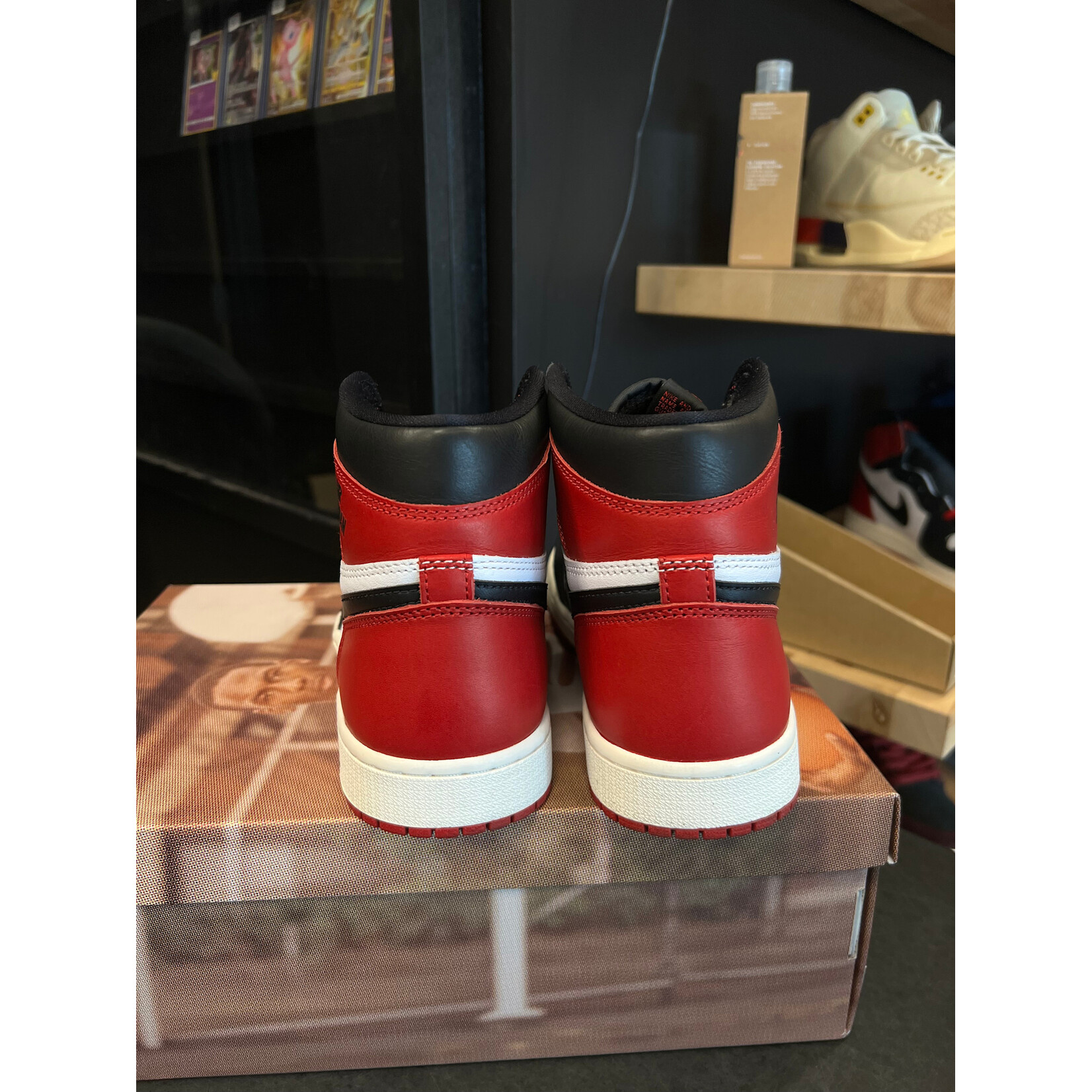 Jordan Jordan 1 Retro High OG Black Toe Reimagined Size 8.5, PREOWNED