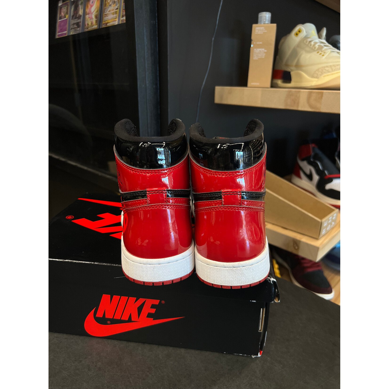Jordan Jordan 1 Retro High OG Patent Bred Size 9.5, PREOWNED