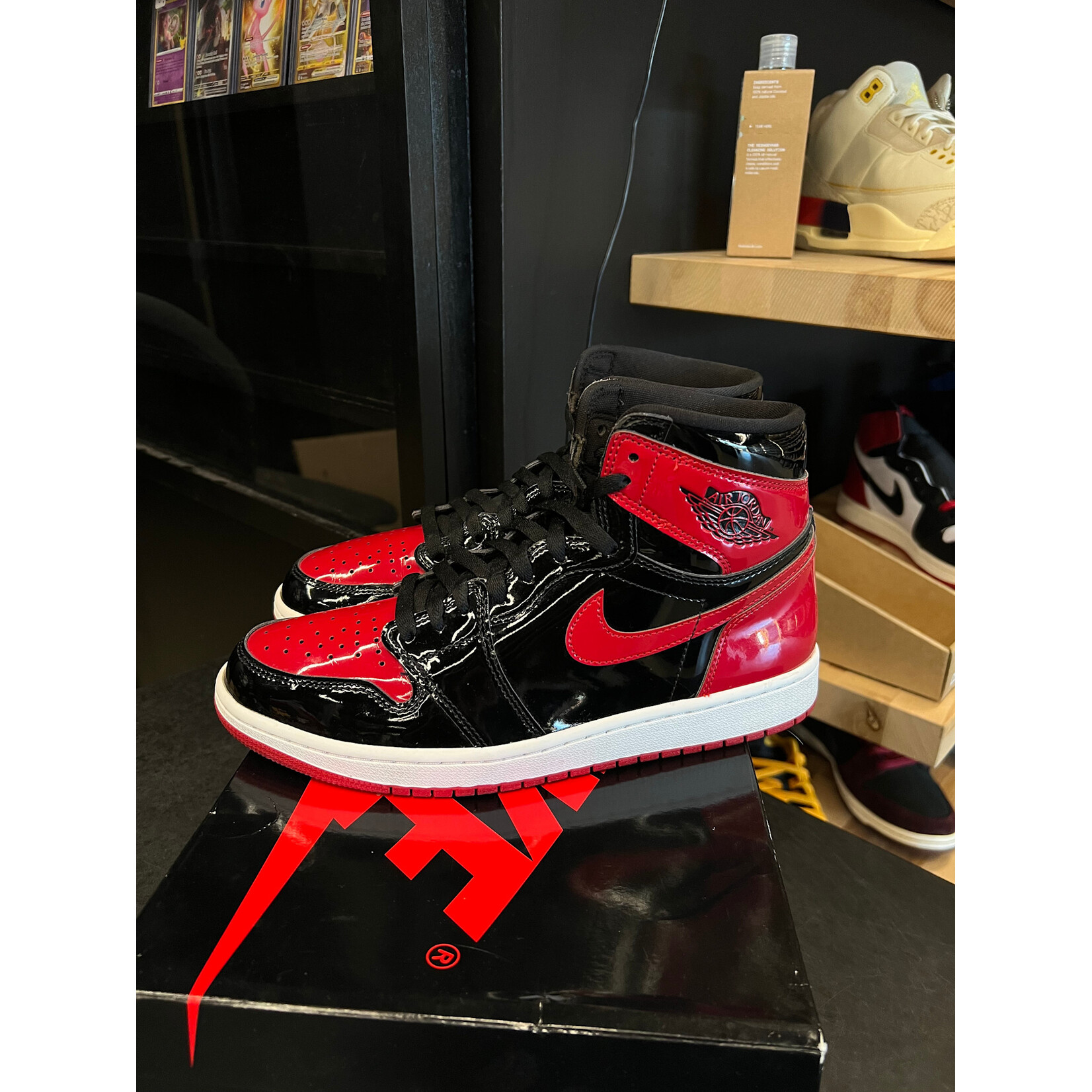 Jordan Jordan 1 Retro High OG Patent Bred Size 9.5, PREOWNED