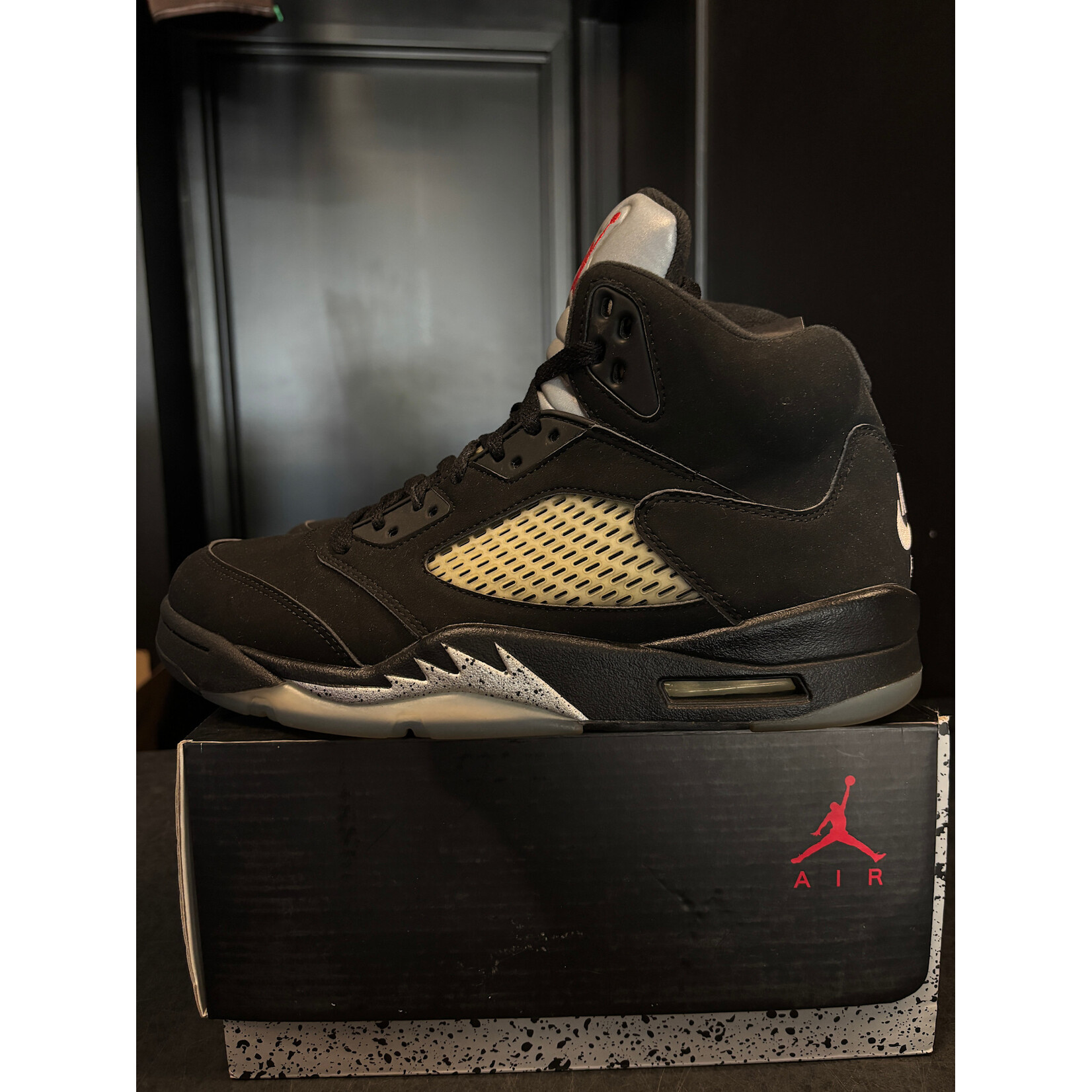 Jordan Jordan 5 Retro Black Metallic (2016) Size 9, PREOWNED
