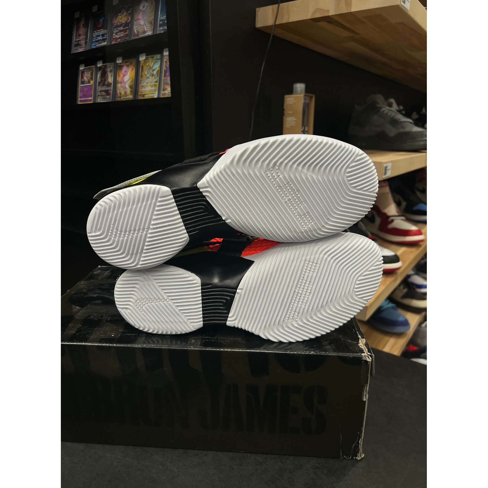 Nike Nike LeBron Soldier 12 Hot Lava Size 10, PREOWNED