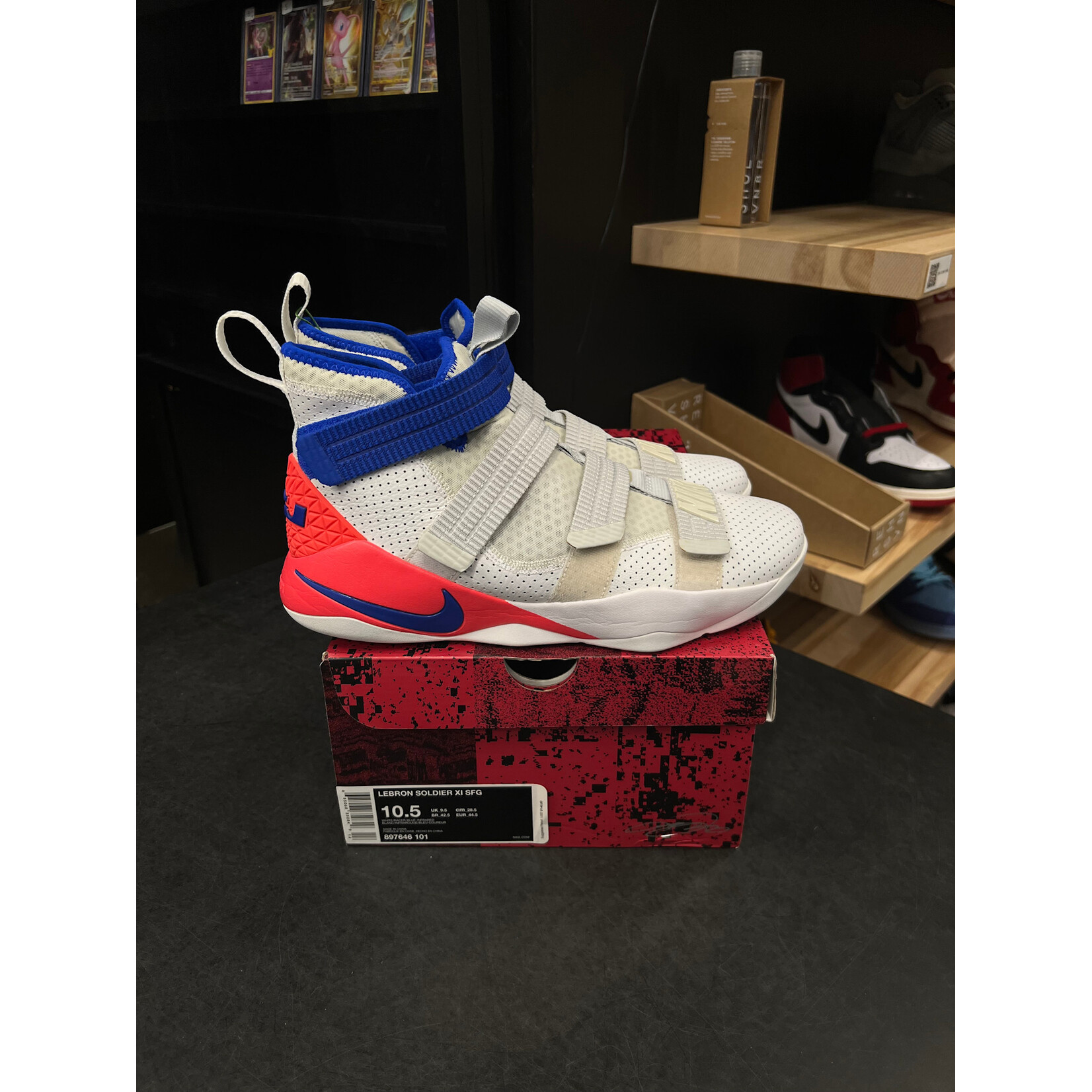 Nike Nike LeBron Zoom Soldier 11 Ultramarine Size 10.5, PREOWNED PADS