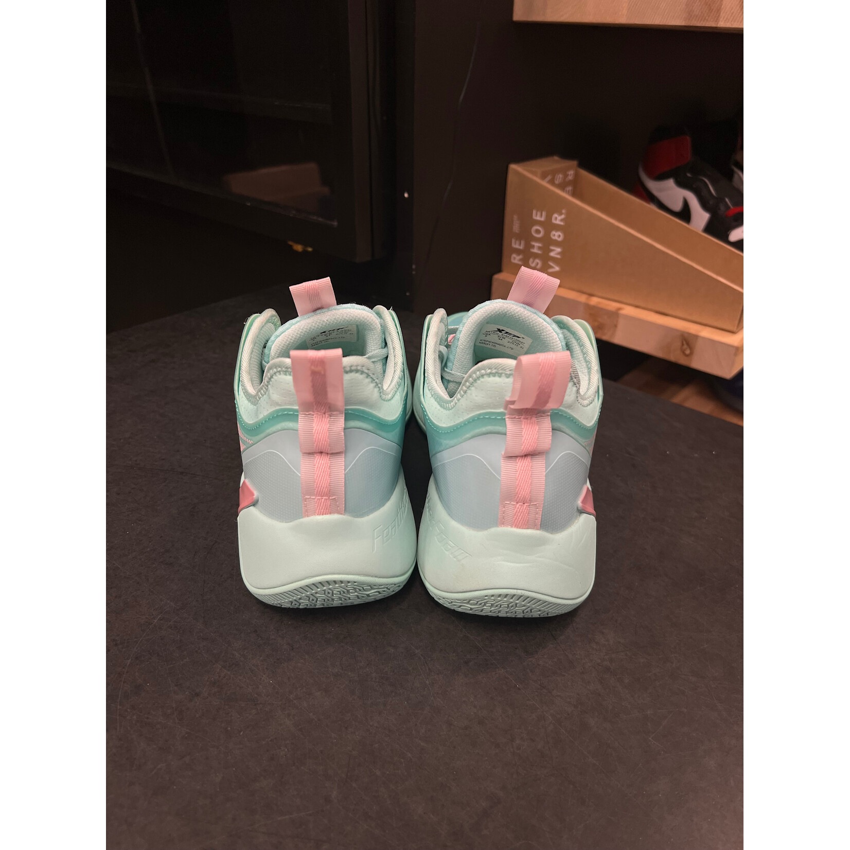 Xtep Xtep Levitation 6 Blue Pink Size 9, PREOWNED