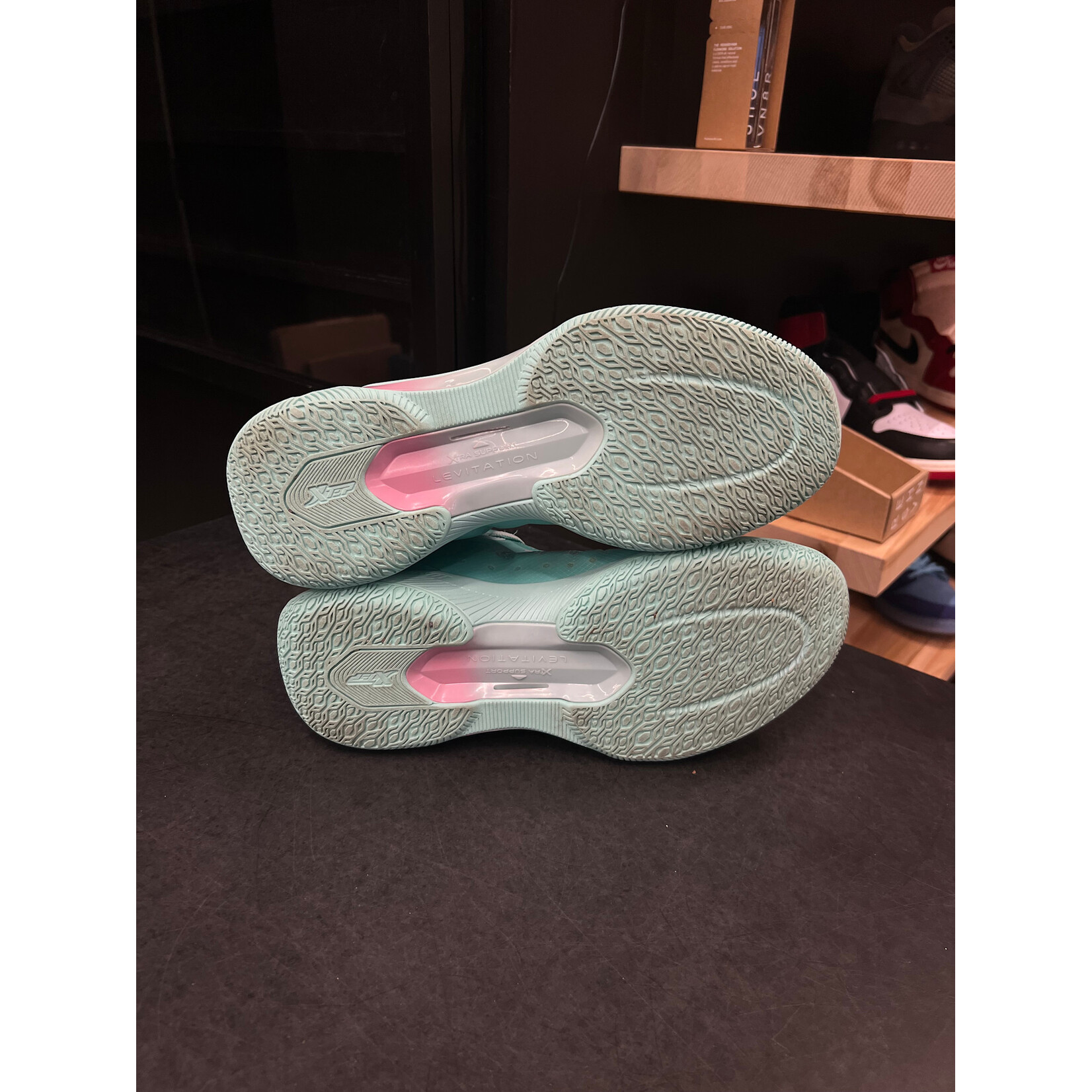 Xtep Xtep Levitation 6 Blue Pink Size 9, PREOWNED