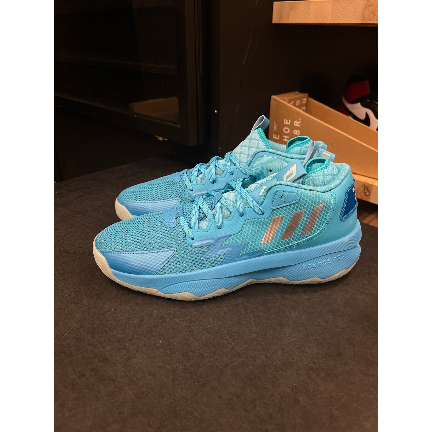 Adidas adidas Dame 8 Young Dolla Size 10.5, PREOWNED