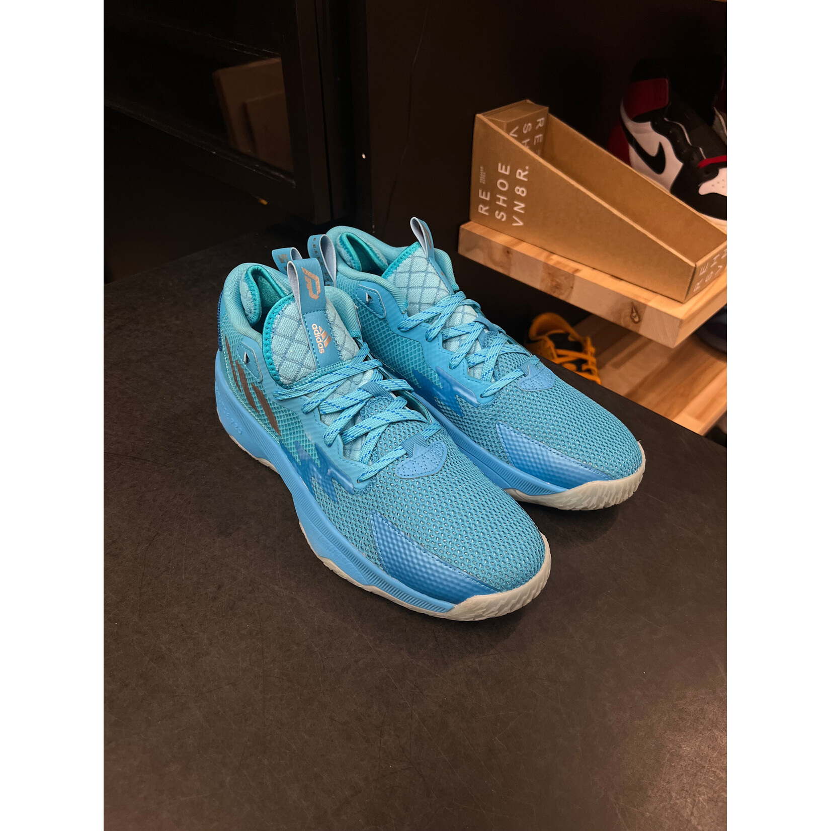 Adidas adidas Dame 8 Young Dolla Size 10.5, PREOWNED