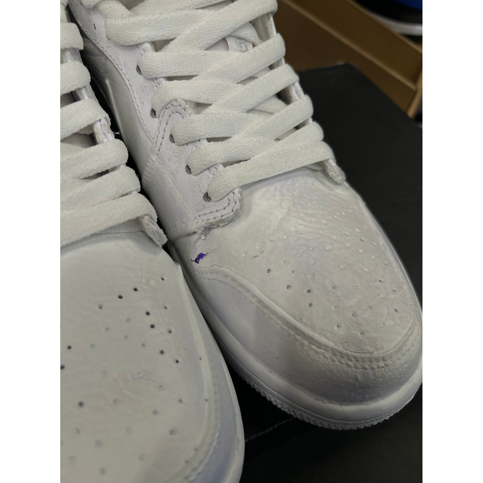 Jordan Jordan 1 Low White to Purple (JumpmanLA Exclusive) Size 8.5, PREOWNED PADS