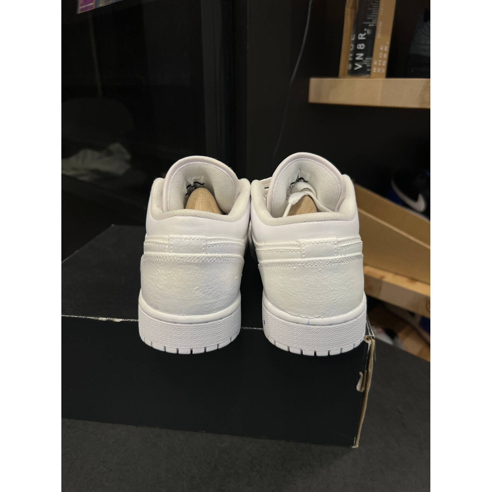 Jordan Jordan 1 Low White to Purple (JumpmanLA Exclusive) Size 8.5, PREOWNED PADS