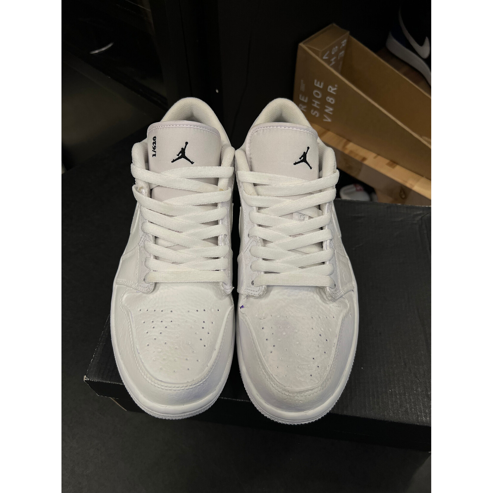 Jordan Jordan 1 Low White to Purple (JumpmanLA Exclusive) Size 8.5, PREOWNED PADS