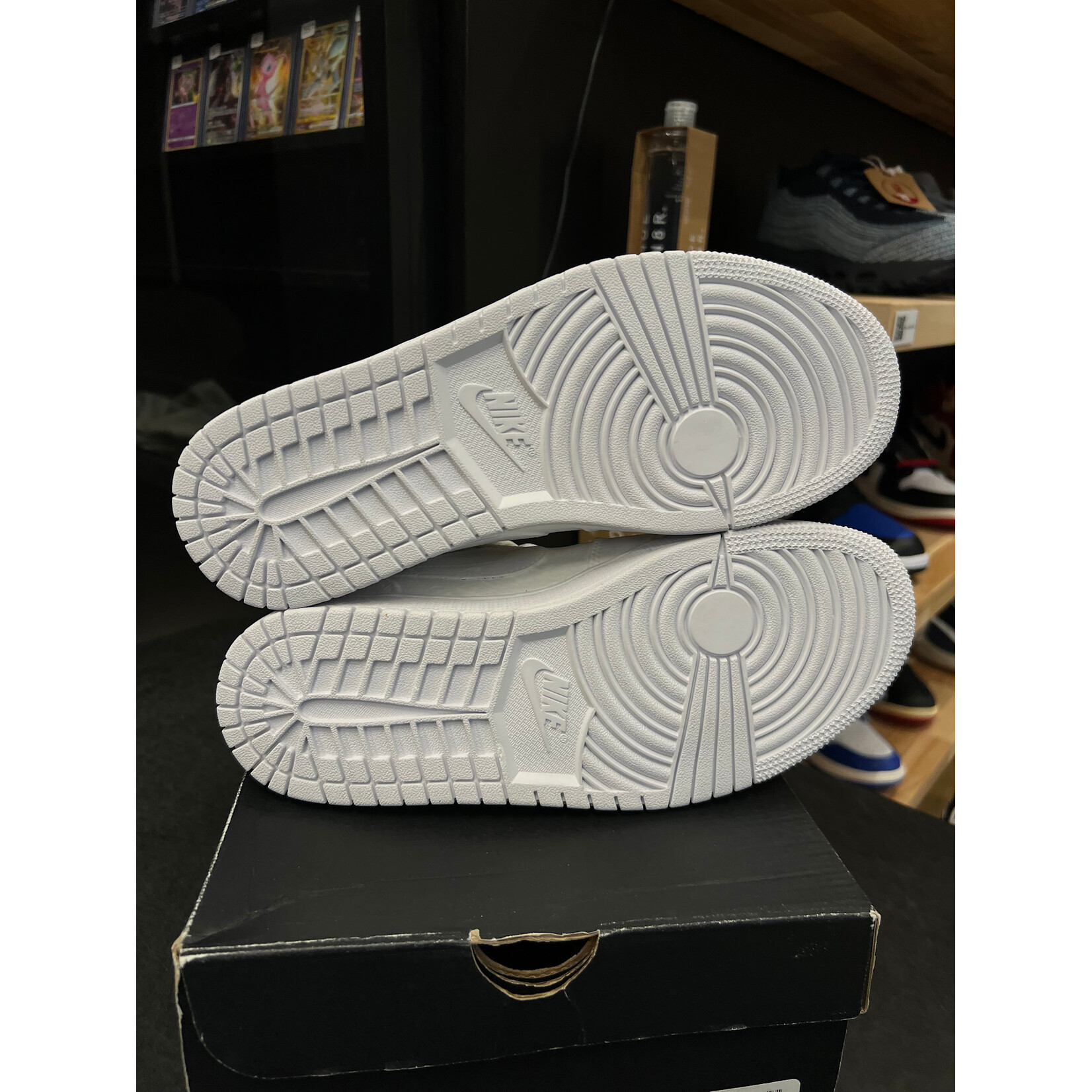 Jordan Jordan 1 Low White to Purple (JumpmanLA Exclusive) Size 8.5, PREOWNED PADS