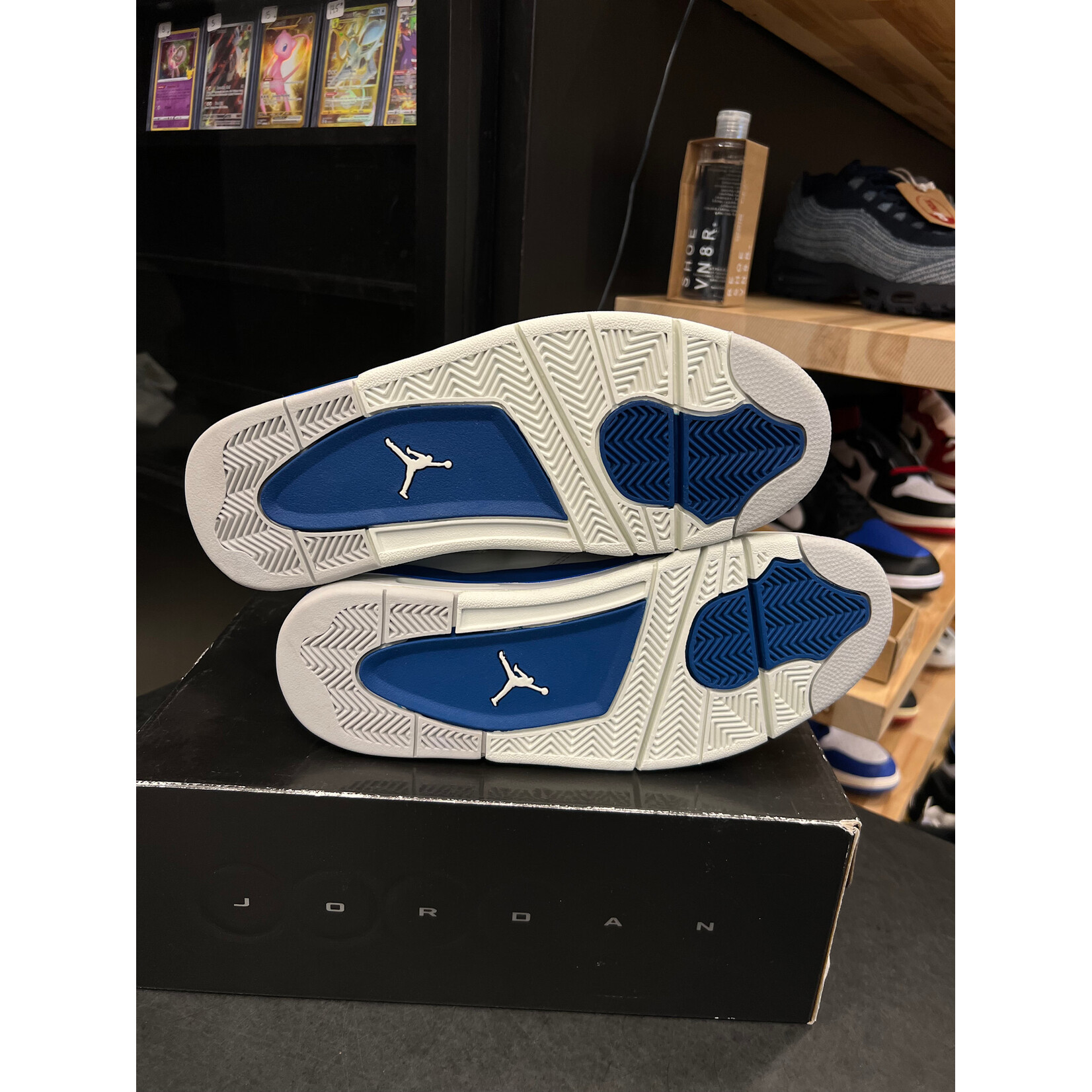 Jordan Jordan 4 Retro Military Blue (2006) Size 10, PREOWNED PADS BROKEN WING