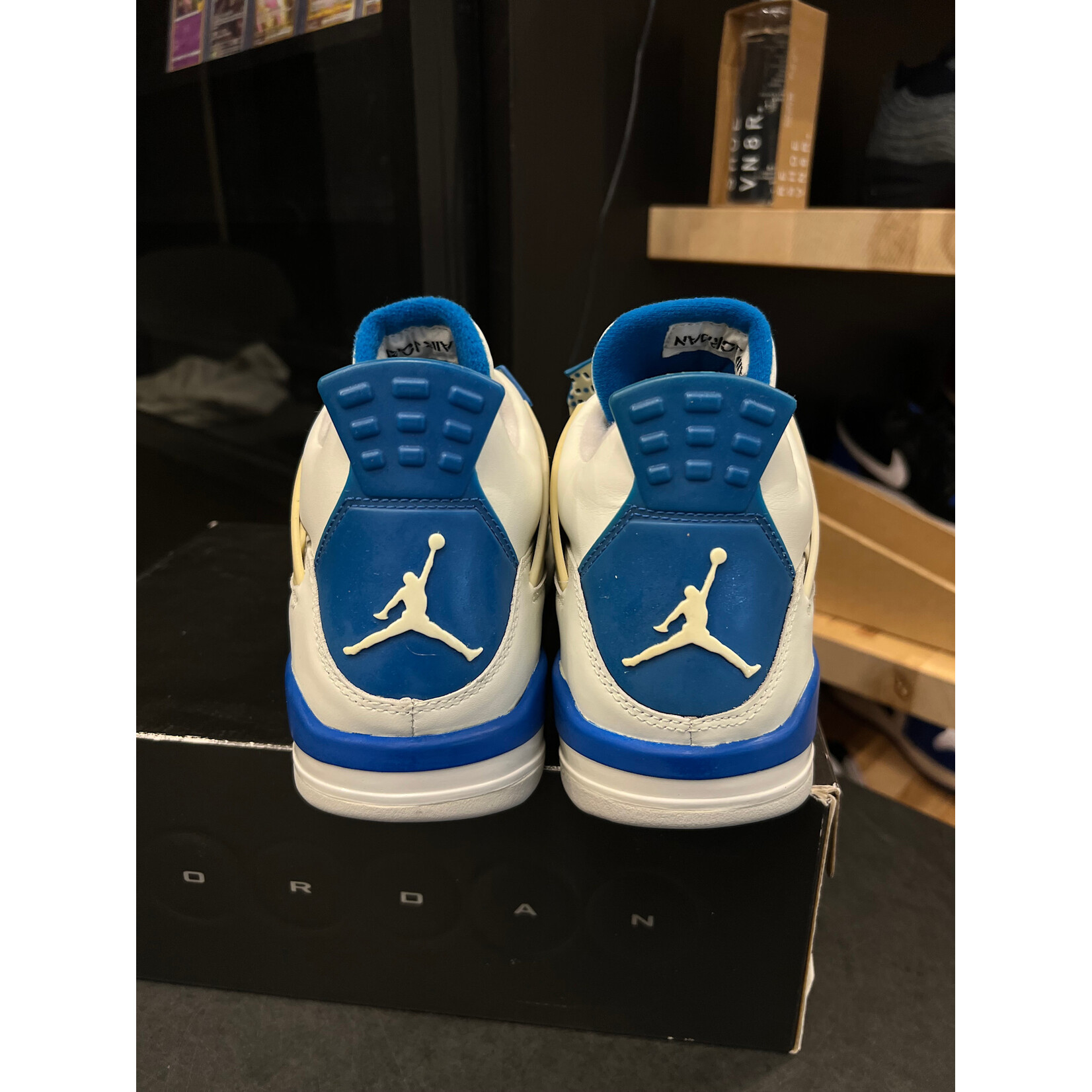 Jordan Jordan 4 Retro Military Blue (2006) Size 10, PREOWNED PADS BROKEN WING