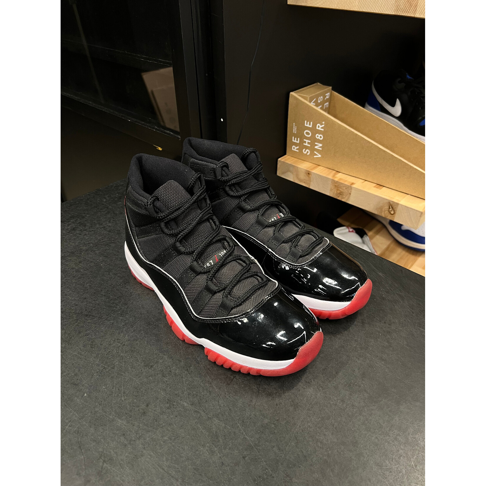 Jordan Jordan 11 Retro Playoffs Bred (2019) Size 9.5, PREOWNED