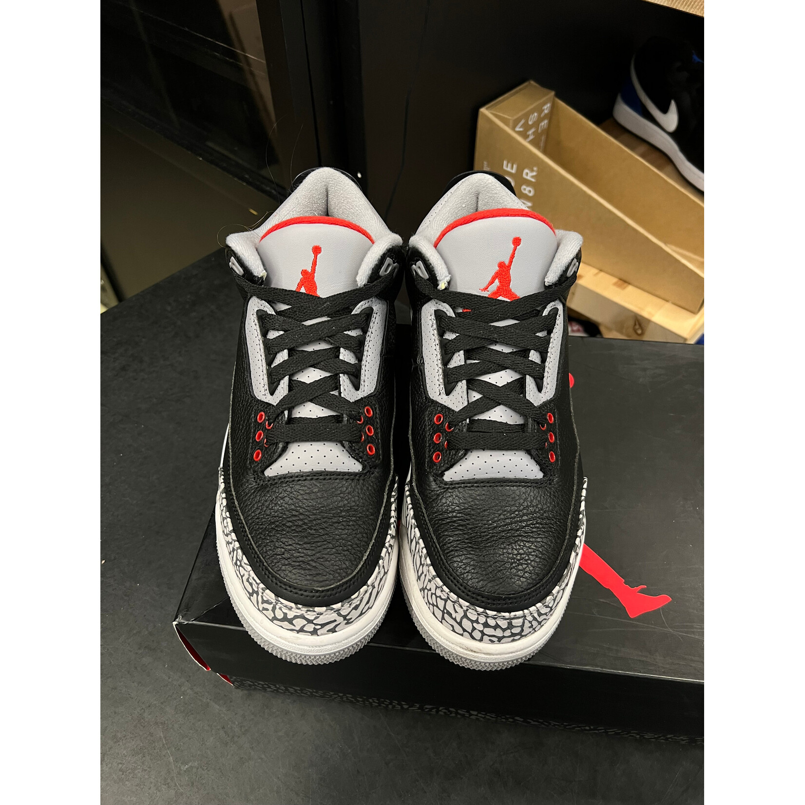 Jordan Jordan 3 Retro Black Cement (2018) Size 7.5, PREOWNED