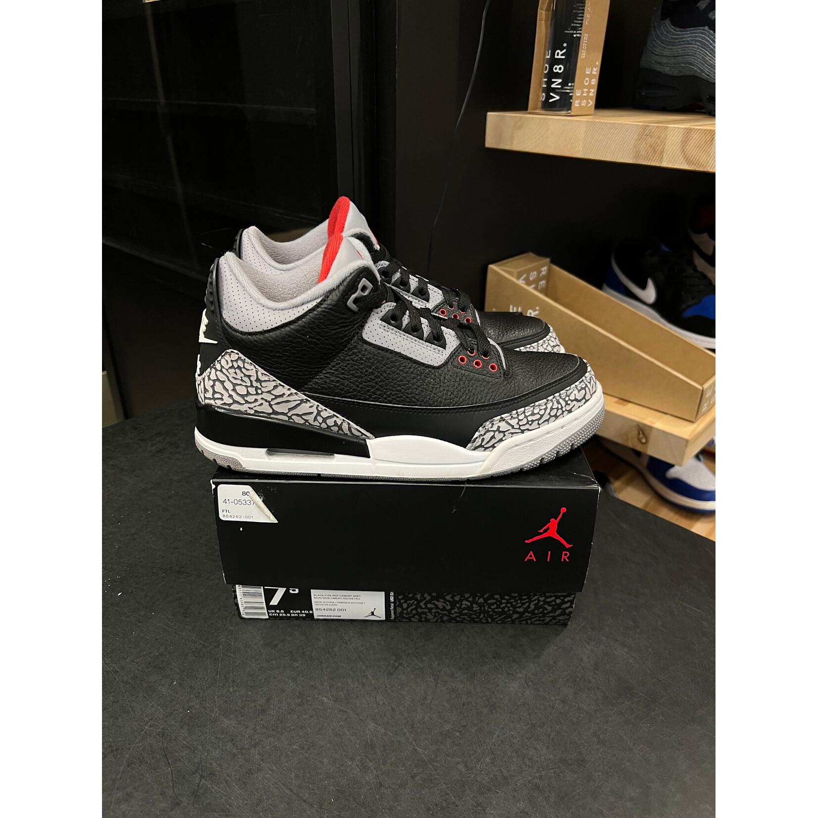Jordan Jordan 3 Retro Black Cement (2018) Size 7.5, PREOWNED