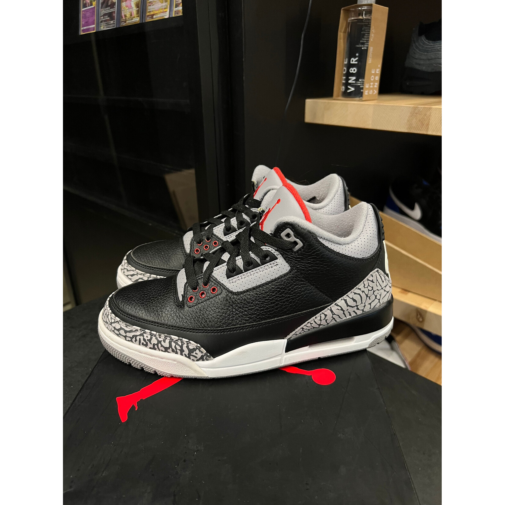 Jordan Jordan 3 Retro Black Cement (2018) Size 7.5, PREOWNED