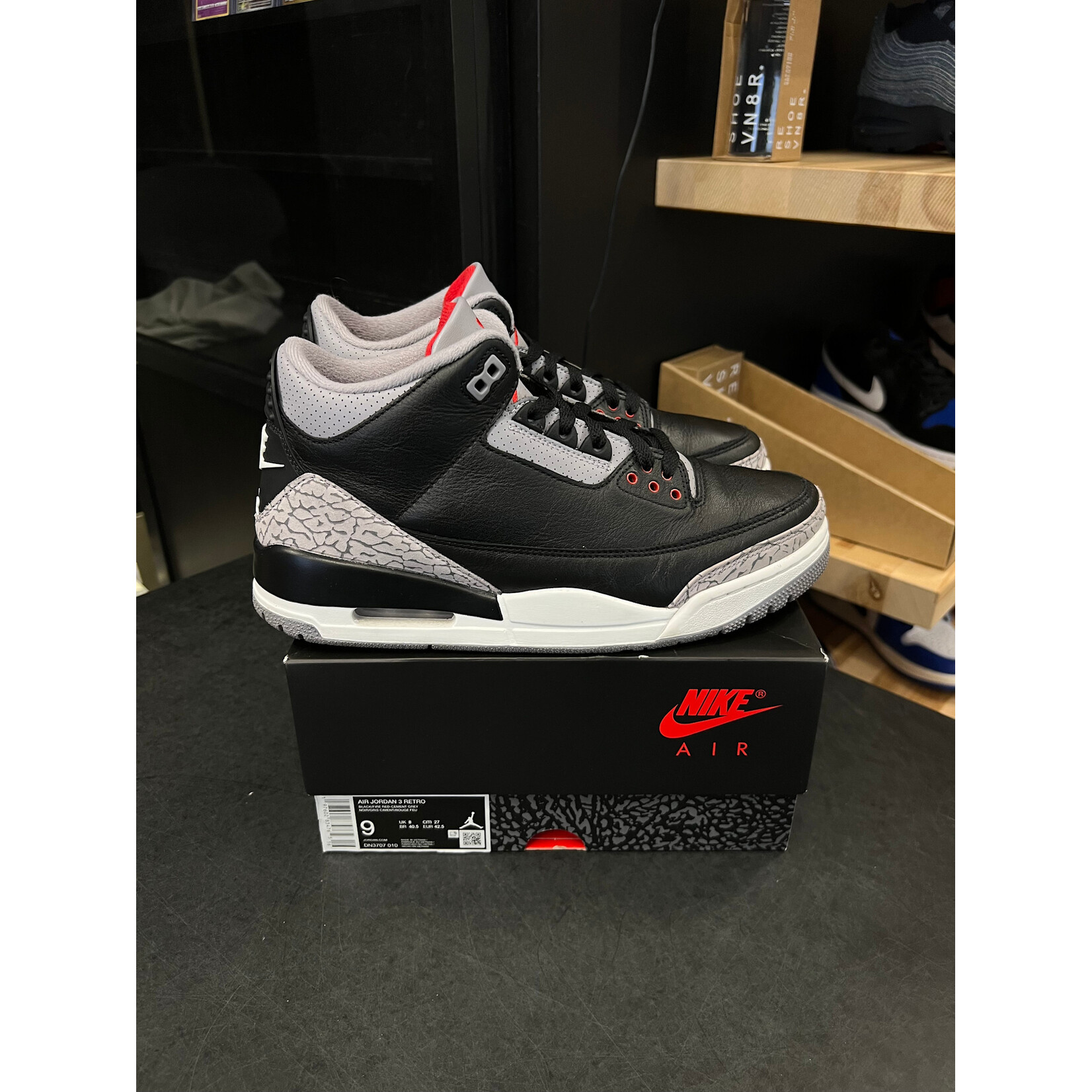 Jordan Jordan 3 Retro OG Black Cement (2024) Size 9, PREOWNED
