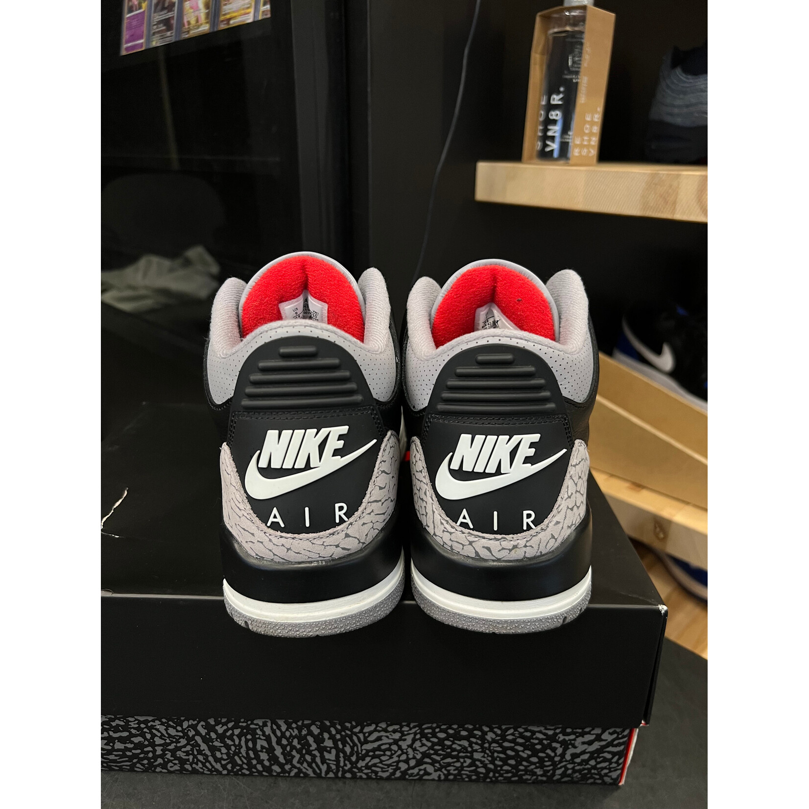 Jordan Jordan 3 Retro OG Black Cement (2024) Size 9, PREOWNED