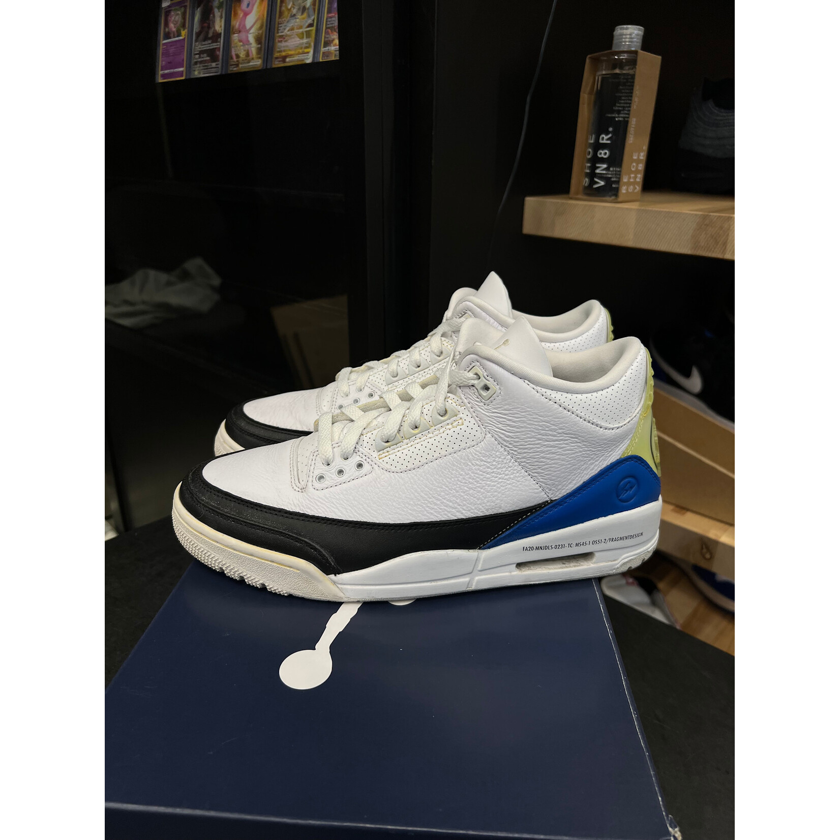Jordan Jordan 3 Retro Fragment Size 10, PREOWNED CUSTOM