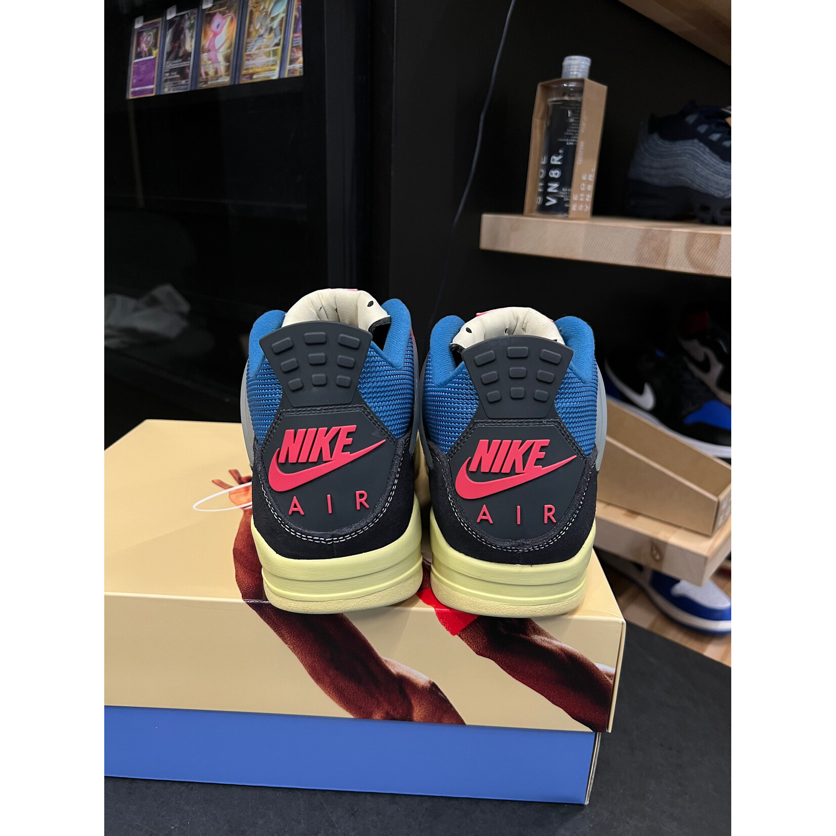 Jordan Jordan 4 Retro Union Off Noir Size 10, PREOWNED