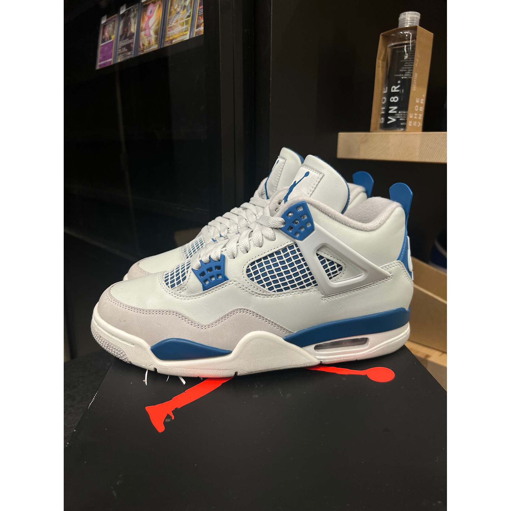Jordan Jordan 4 Retro Military Blue (2024) Size 8, PREOWNED
