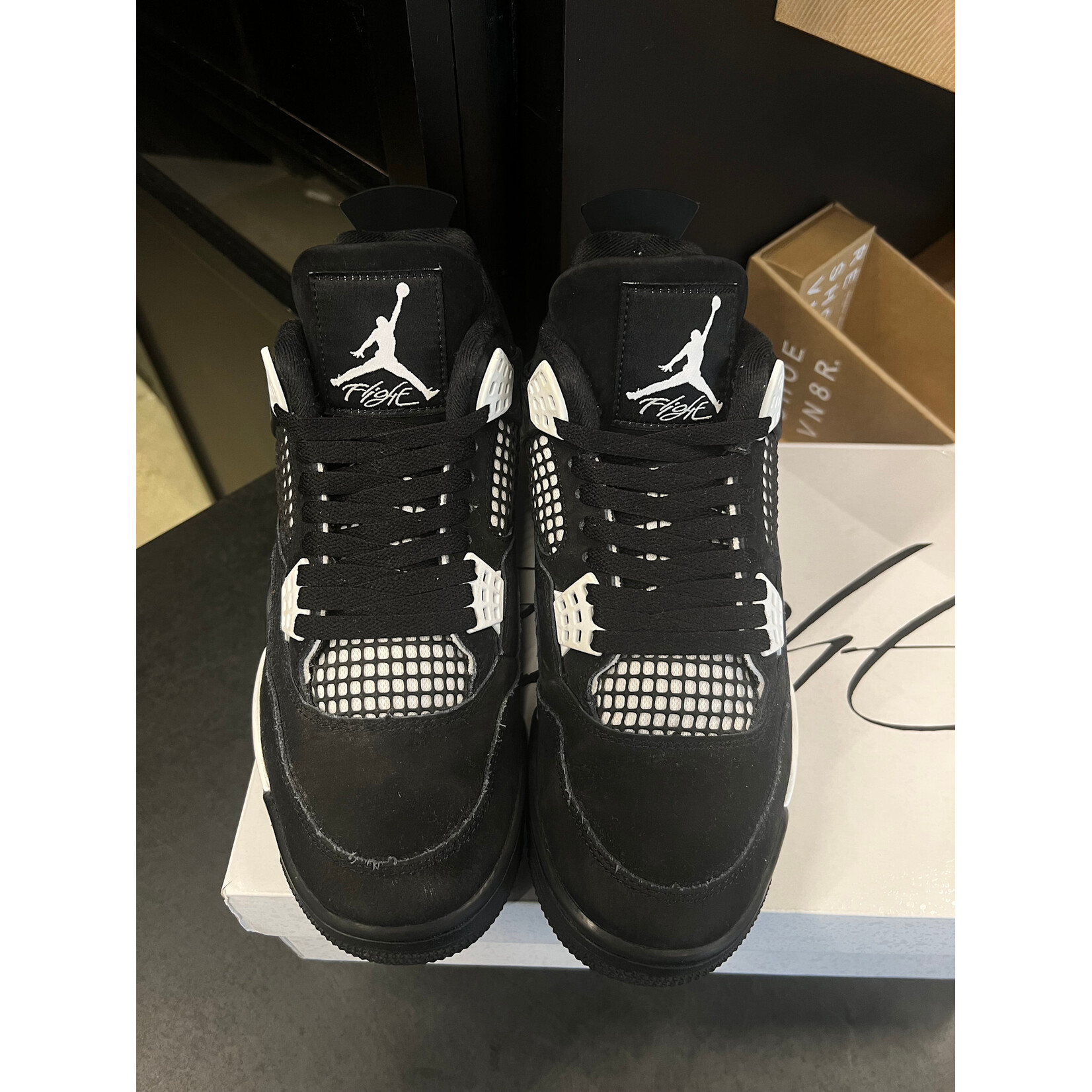 Jordan Jordan 4 Retro White Thunder Size 9, PREOWNED