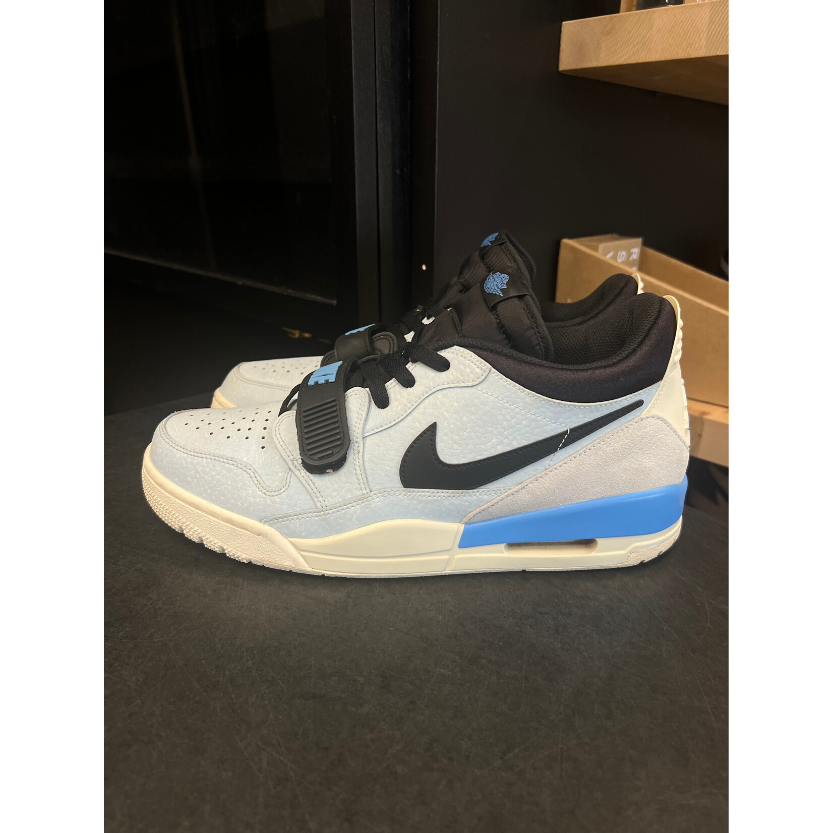 Jordan Jordan Legacy 312 Low Psychic Blue Size 10.5, PREOWNED