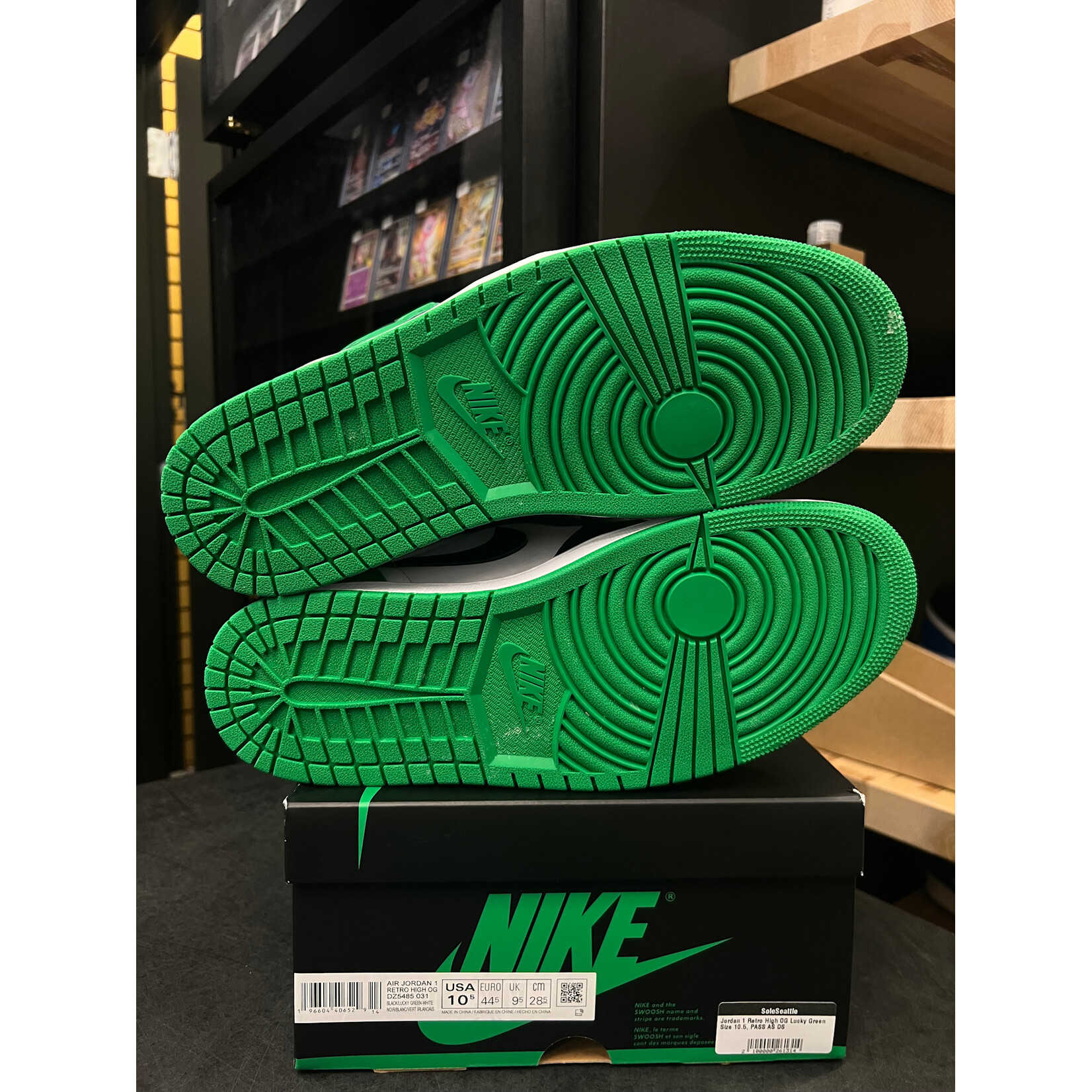 Jordan Jordan 1 Retro High OG Lucky Green Size 10.5, PASS AS DS
