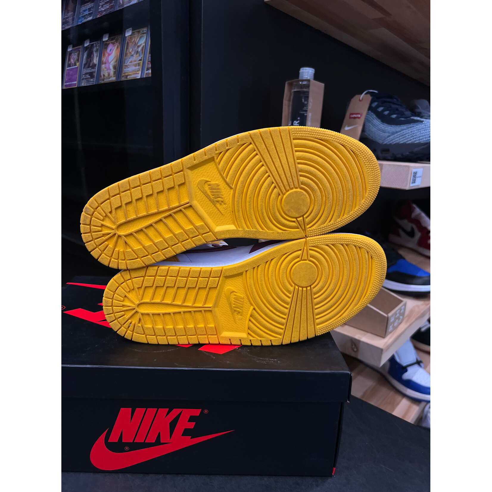 Jordan Jordan 1 Retro High OG Brotherhood Size 10.5, PREOWNED