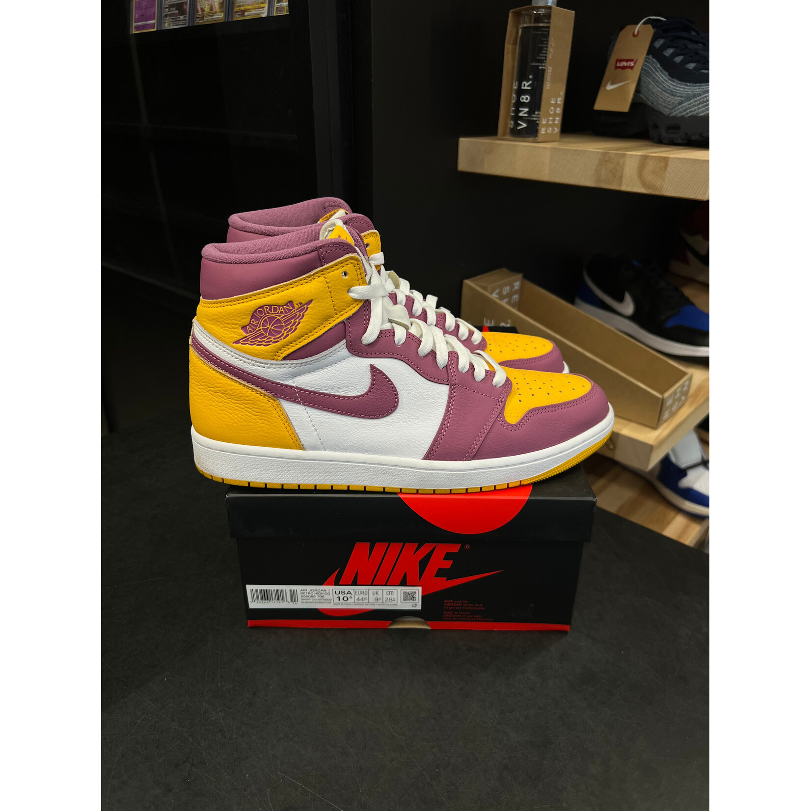 Jordan Jordan 1 Retro High OG Brotherhood Size 10.5, PREOWNED