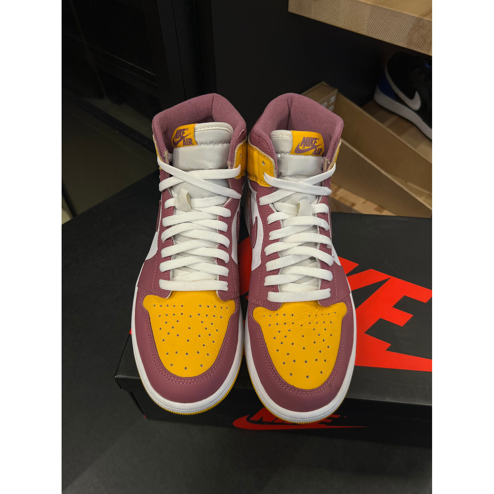 Jordan Jordan 1 Retro High OG Brotherhood Size 10.5, PREOWNED