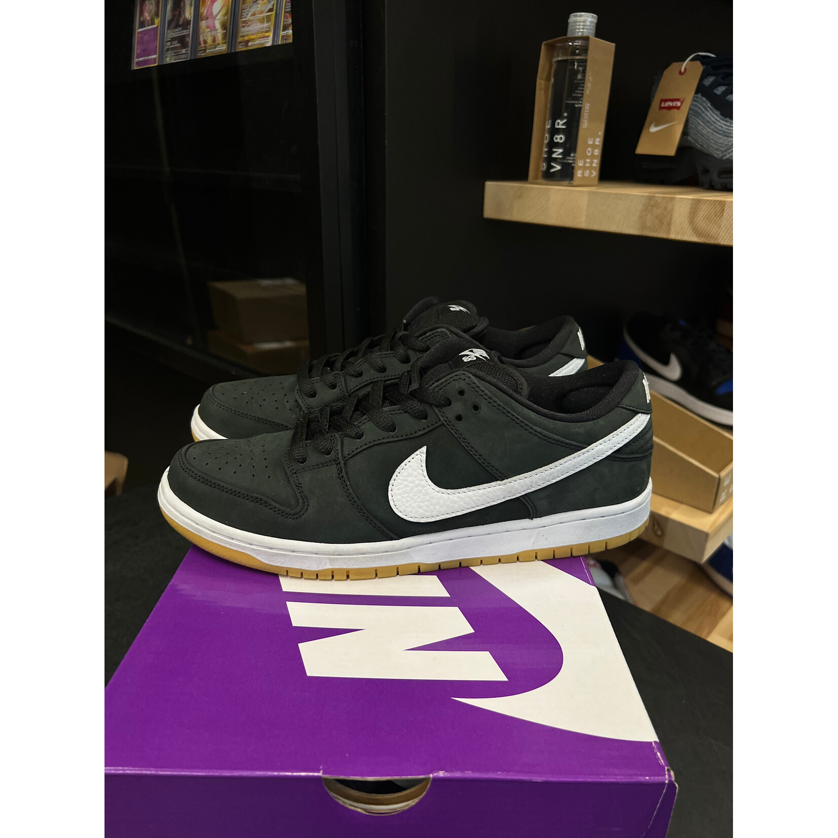 Nike Nike SB Dunk Low Pro Black Gum Size 10.5, PREOWNED
