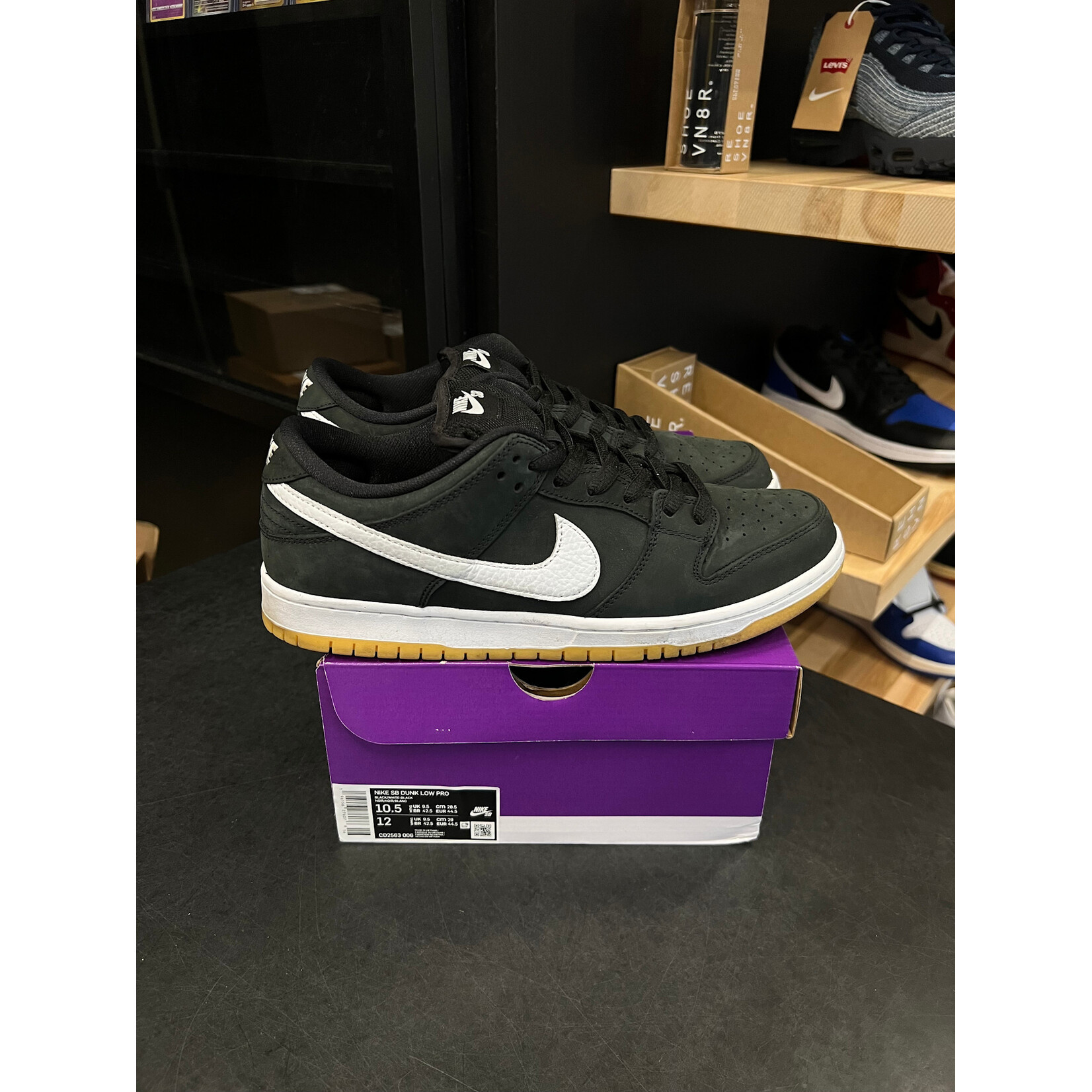 Nike Nike SB Dunk Low Pro Black Gum Size 10.5, PREOWNED