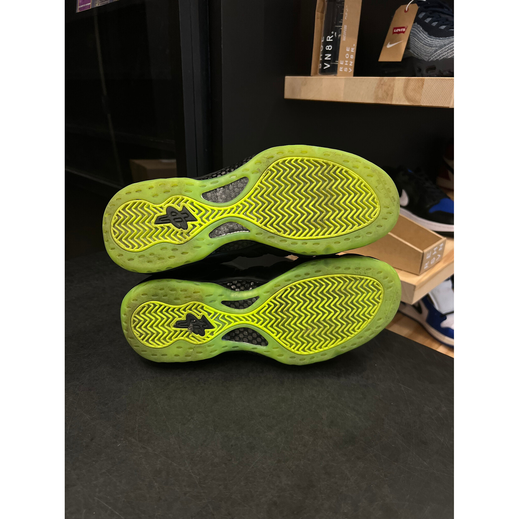 Nike Nike Air Foamposite One Black Volt Size 10.5, PREOWNED