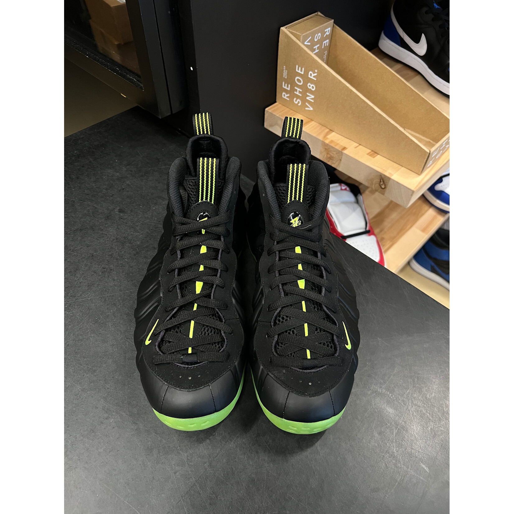 Nike Nike Air Foamposite One Black Volt Size 10.5, PREOWNED