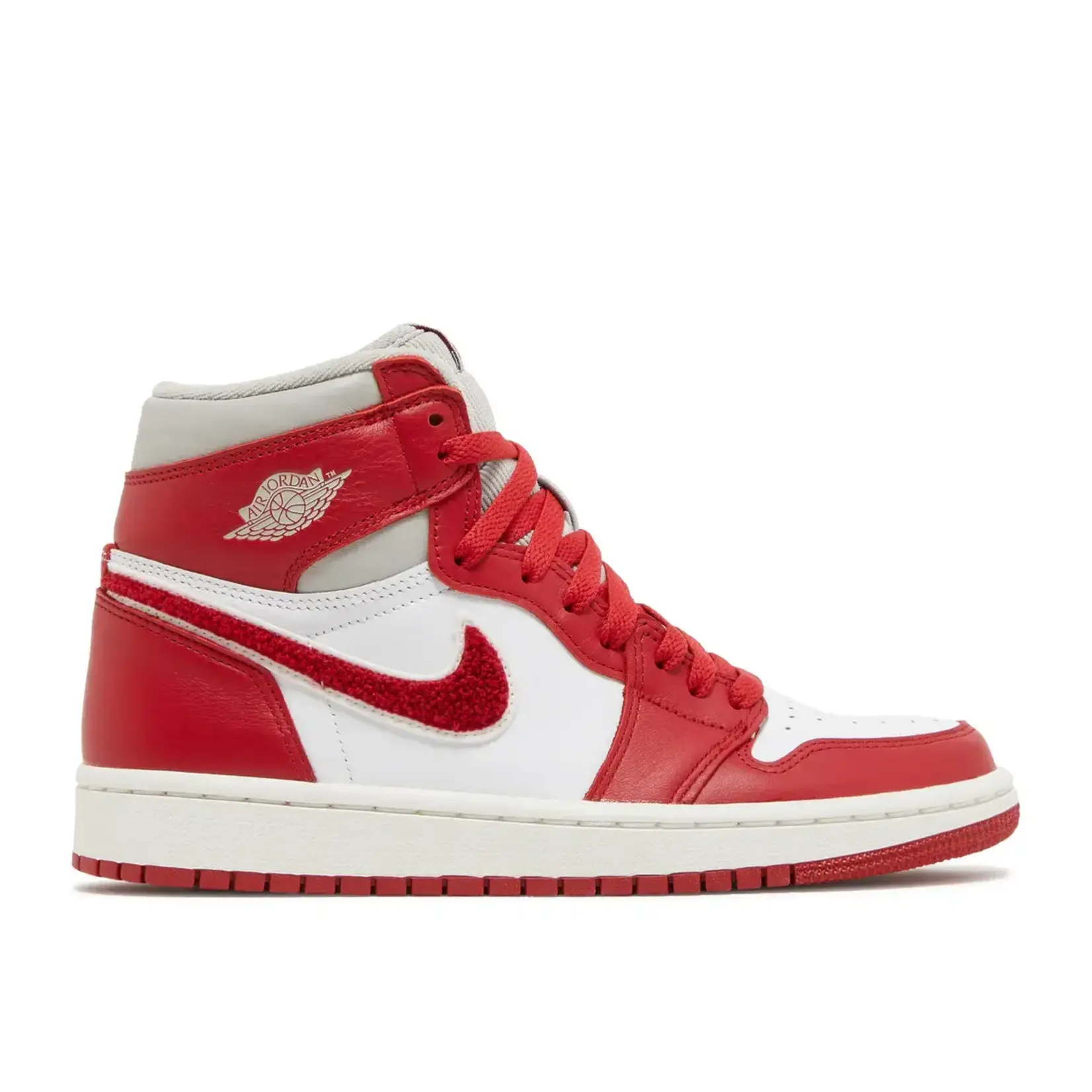 Jordan Jordan 1 Retro High OG Varsity Red (Women's) Size 7.5W, DS BRAND NEW